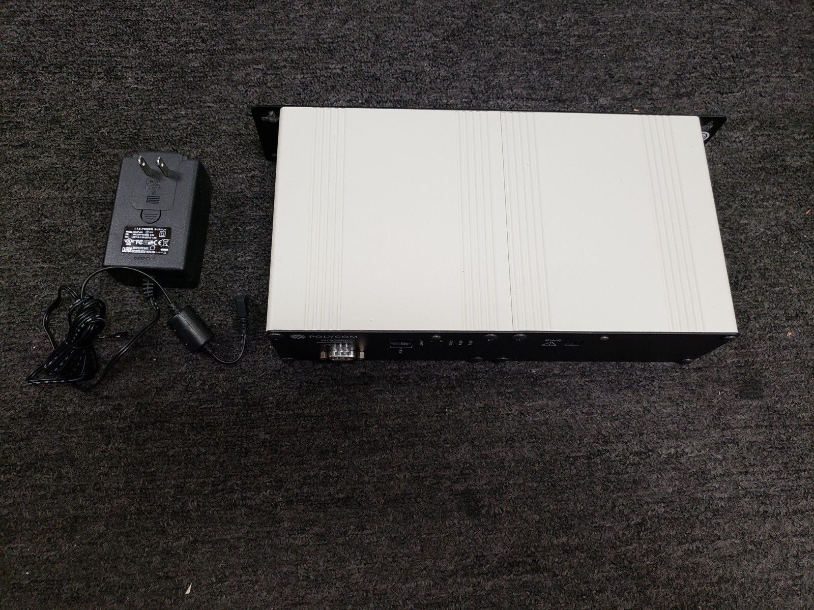 POLYCOM MOG500 GATEWAY w/ Adapter