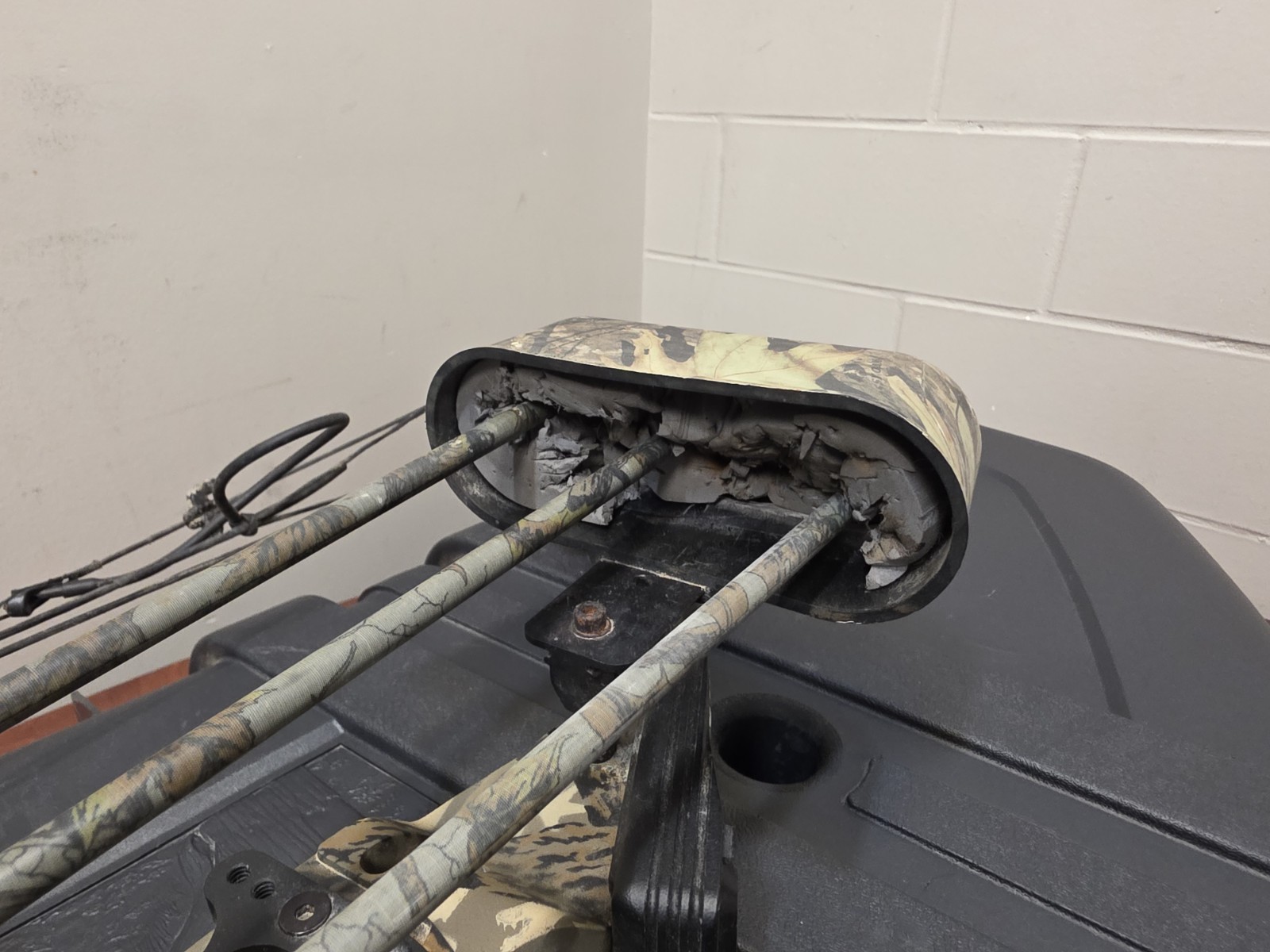 PSE Whitetail Extreme Compound Bow RH 29" 60lb Draw