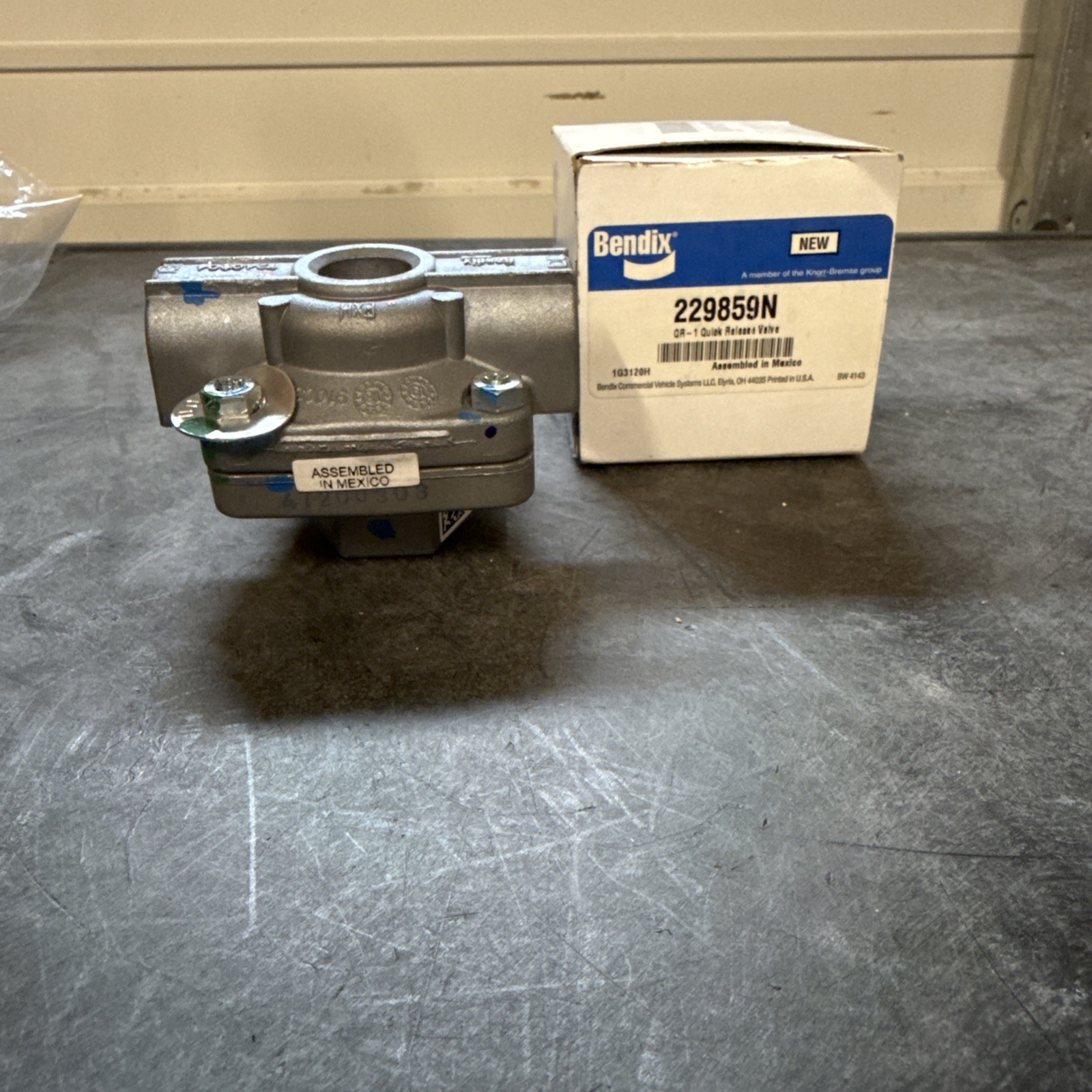 BENDIX QR-1 BRAKE QUICK RELEASE VALVE - 229859N - New In Package