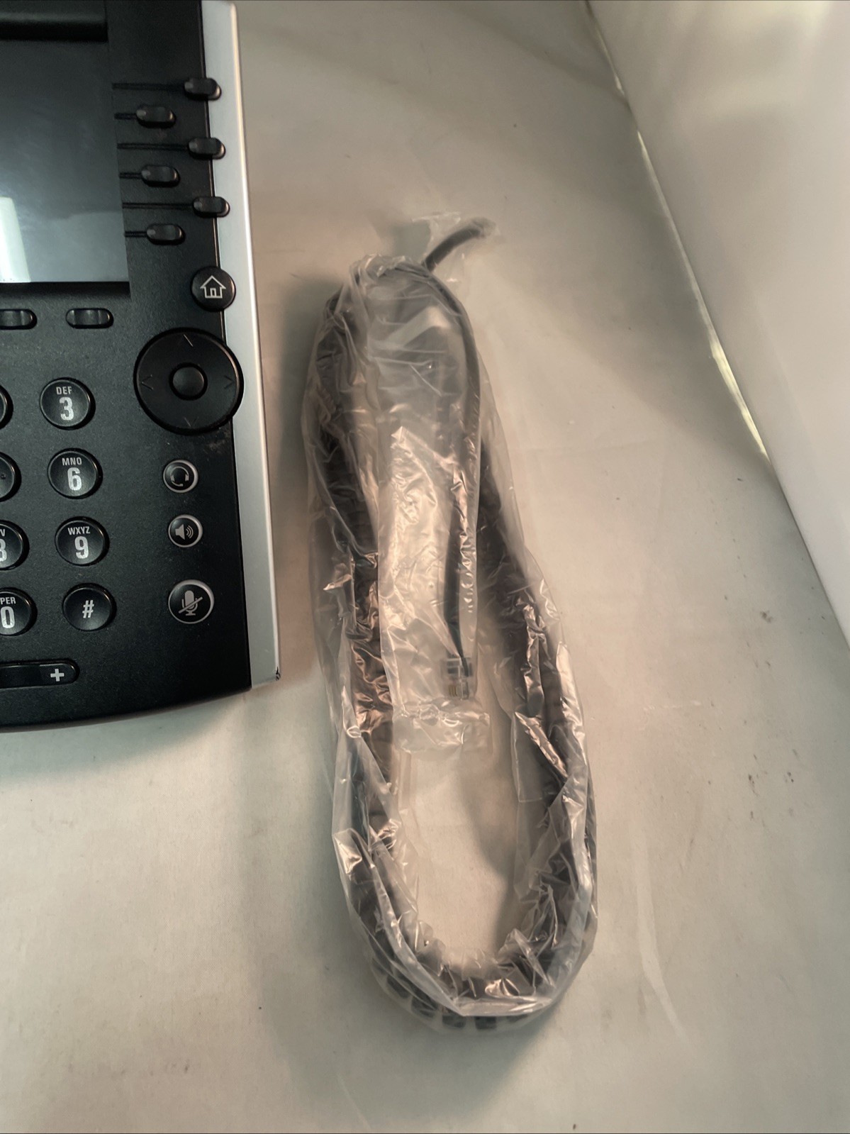 Polycom VVX 411 IP Phone (220048450019)
