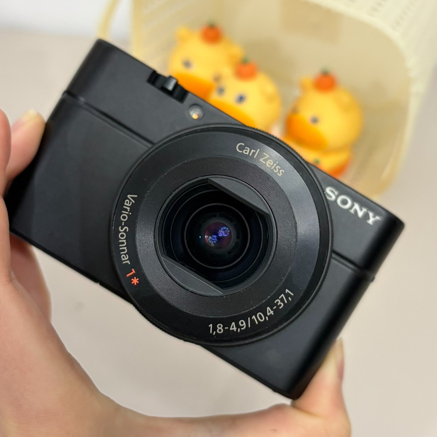 Sony RX100 I Compact Digital Camera 20.2 MP 3.6x Optical Zoom Date/Time Stamp