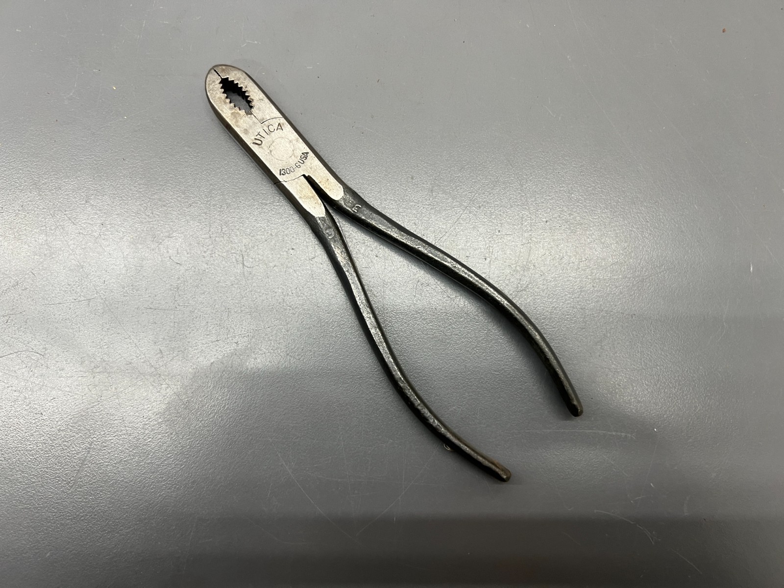 (o) VINTAGE UTICA TOOLS 1300-6 6" GAS BURNER PLIERS - VGC - USA