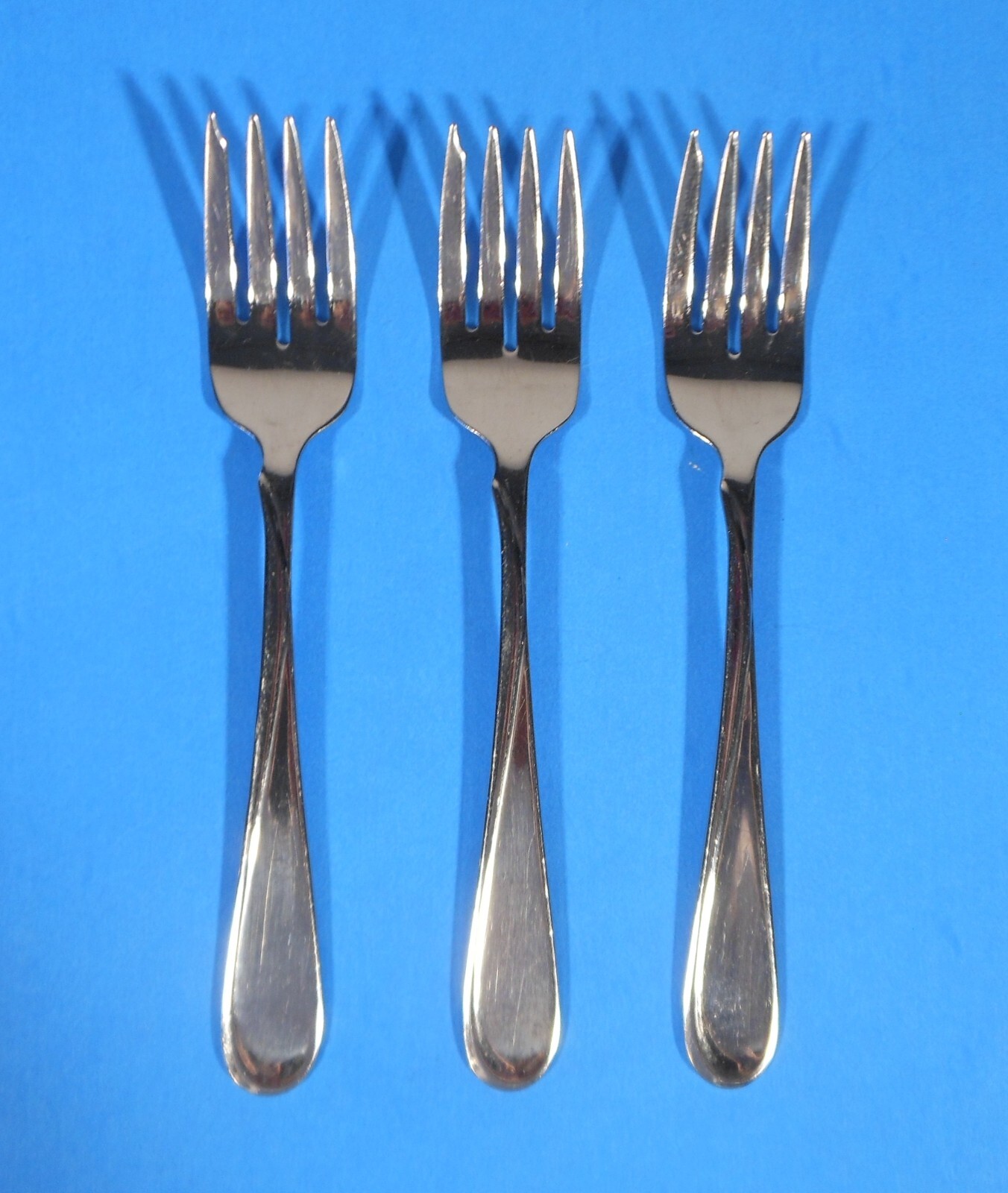 ONEIDA USA LOT OF 3 RELIANCE FLIGHT STAINLESS STEEL GLOSSY SALAD FORKS A