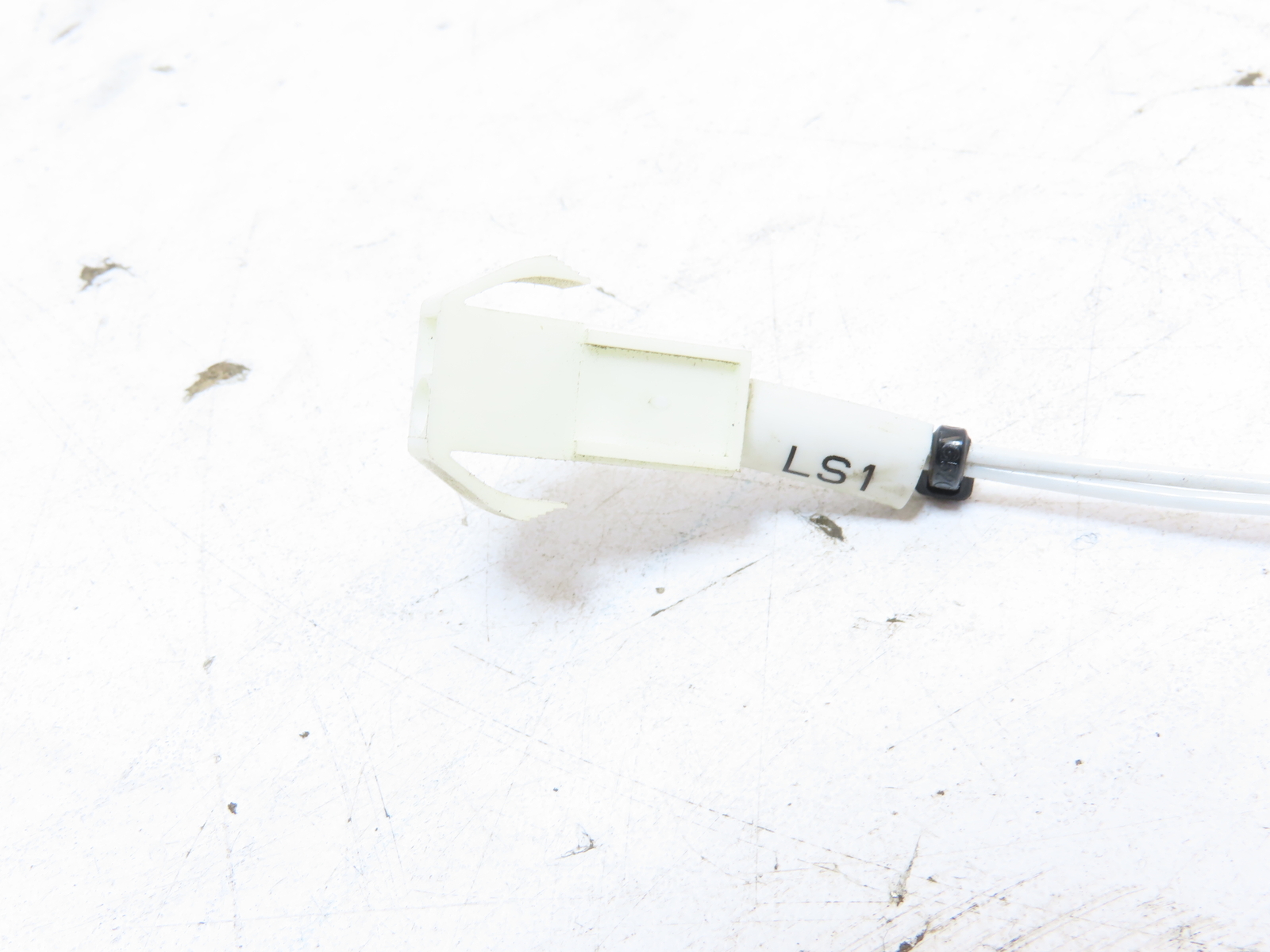 Omron VX-01-1A2 Miniature Basic Micro Switch VX011A2 SPDT-NO/NC Pin Plunger