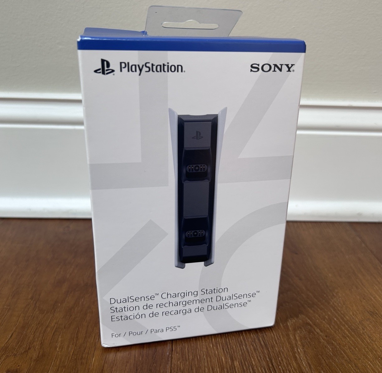 Sony - PlayStation 5 DualSense Charging Station - White CFI-ZDS1