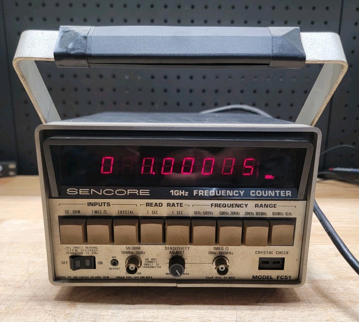 Vintage Sencore 16Ghz Frequency Counter  model FC51 POWERS ON!