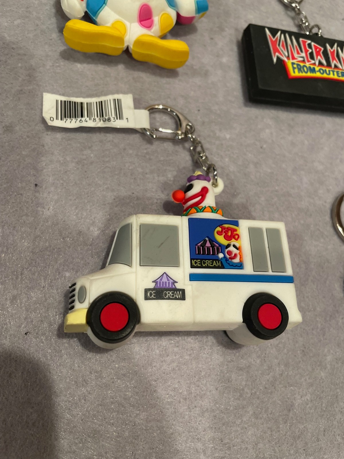 KILLER KLOWNS FROM OUTER SPACE LOT OF 9 KEYCHAINS UNIVERSAL STUDIO 2022 HORROR