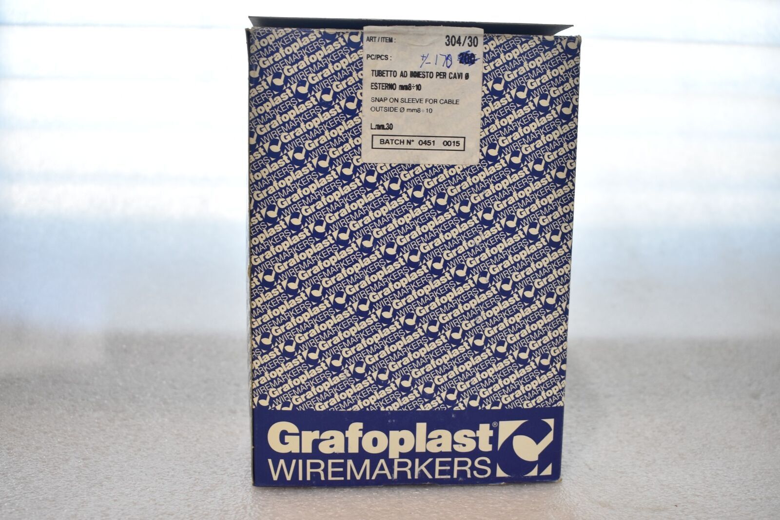 GRAFOPLAST WIREMARKERS 304/30 SNAP-ON CABLE SLEEVE ( LOT OF +/- 170 pcs )