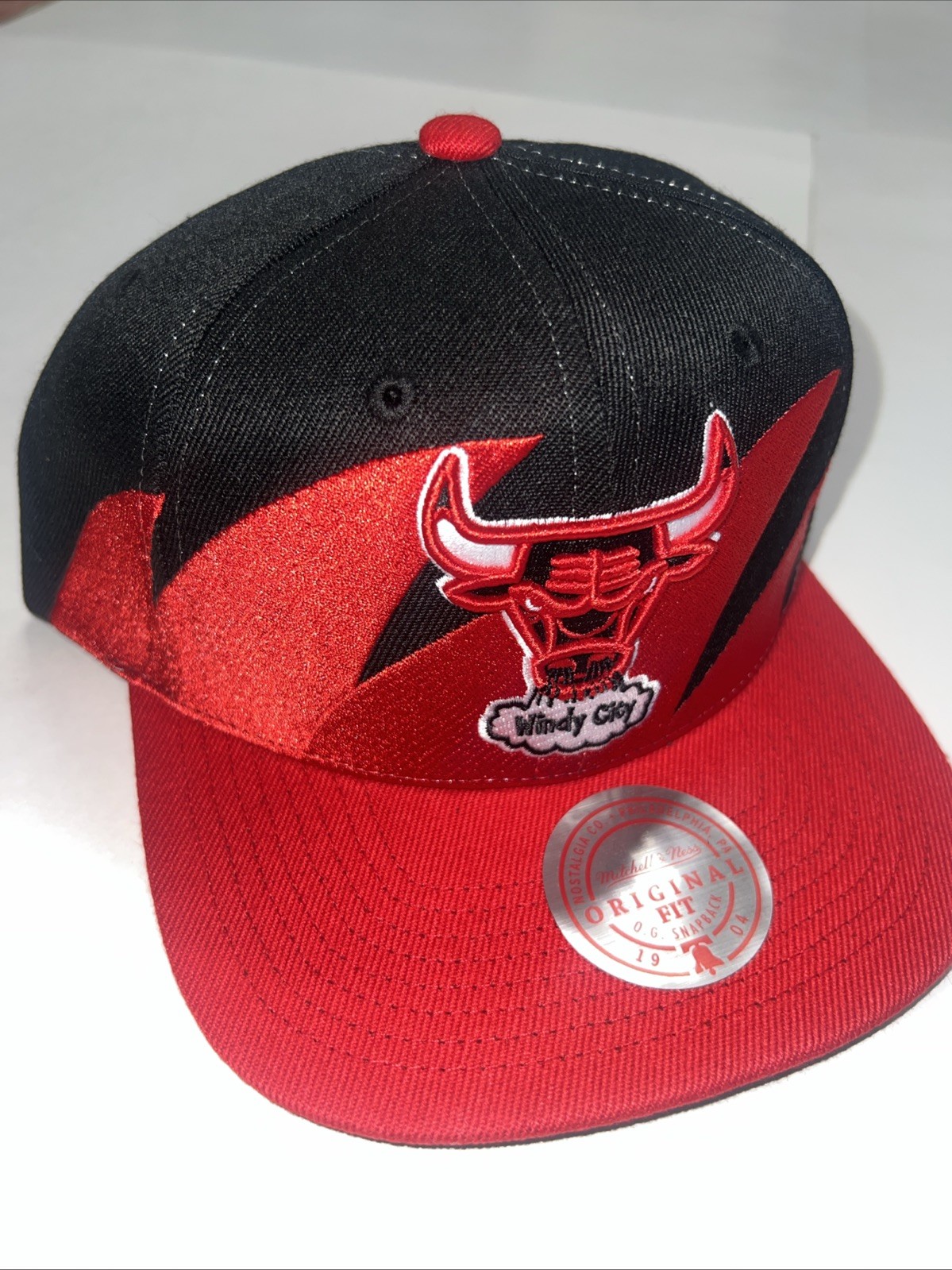 Mitchell & Ness NBA Chicago Bulls Sharktooth Black/Red Snapback Hat NEW