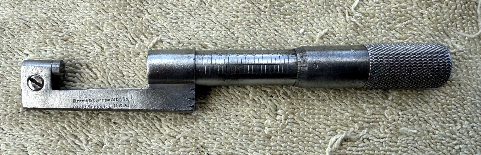ANTIQUE OLD BROWN & SHARPE 0-1 INCH TIGHT QUARTERS O.D. MICROMETER NO. 241