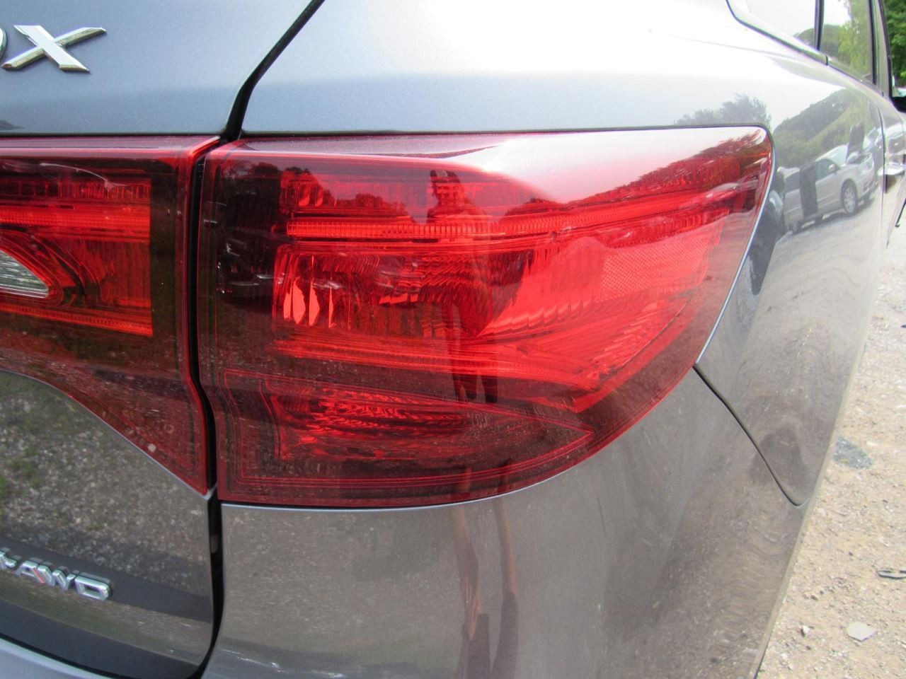MDX 2019 Glove Box 1050233