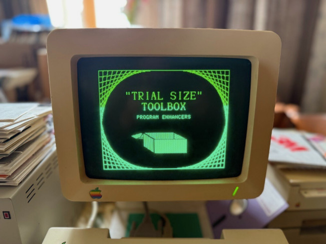 Apple 2 Software: FontWorks by Mark Simonsen with Trial Toolbox