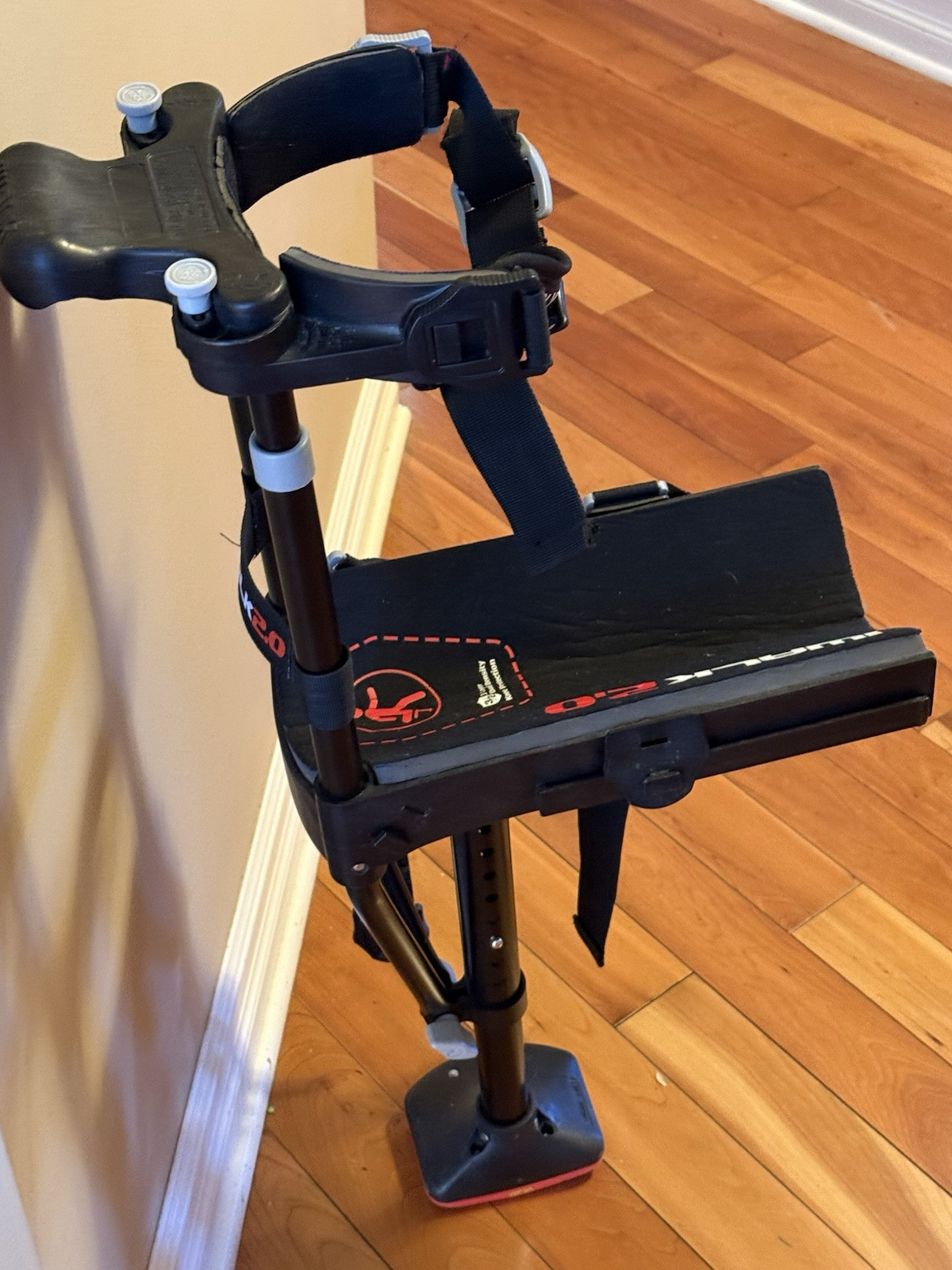 New: IWALK Hands Free Crutch Model 2.0 Great Condition