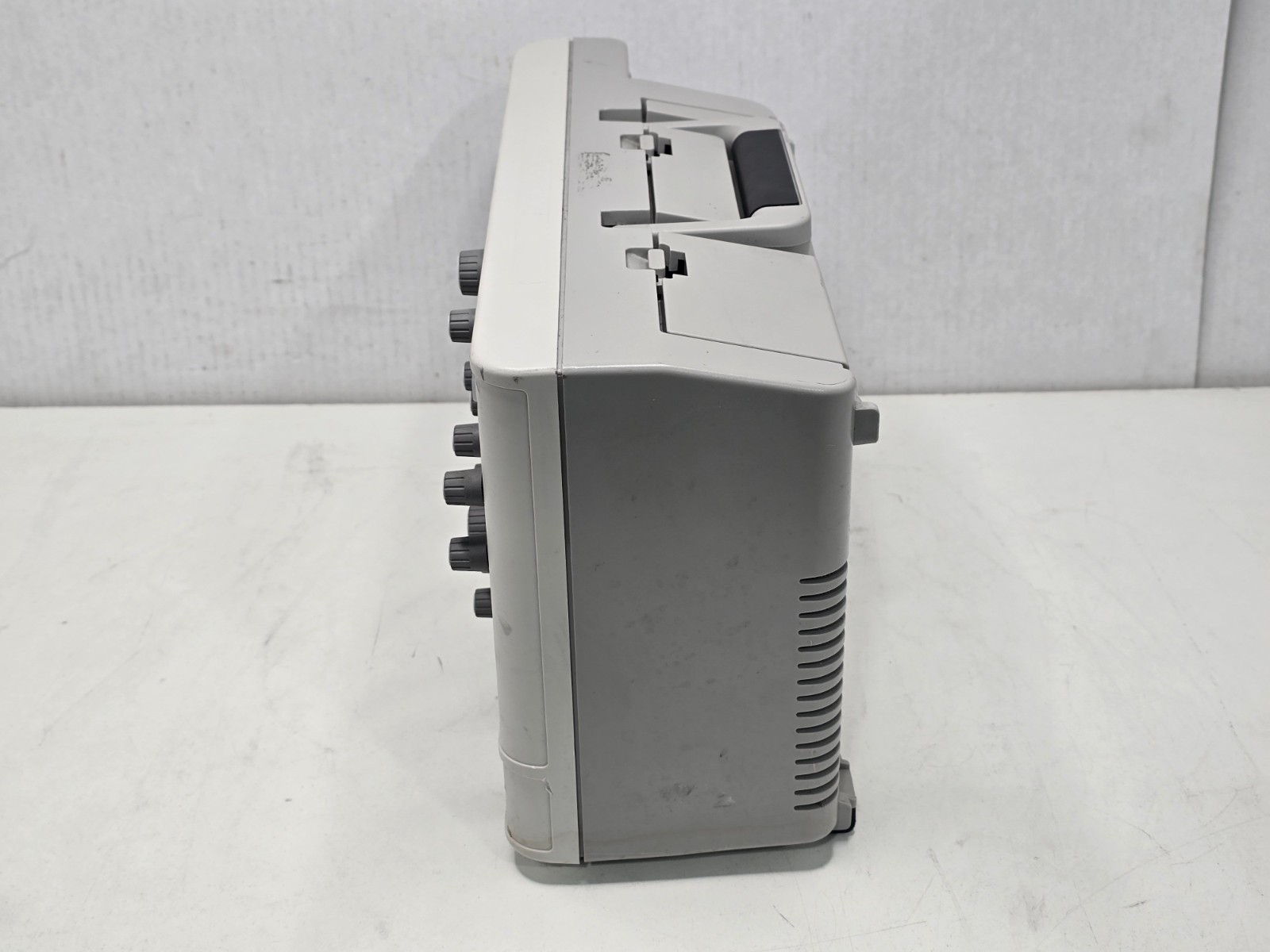 Keysight MSOX2002A Mixed Signal Oscilloscope 2 Analog 8 Digital 2 GSa/s 70MHz