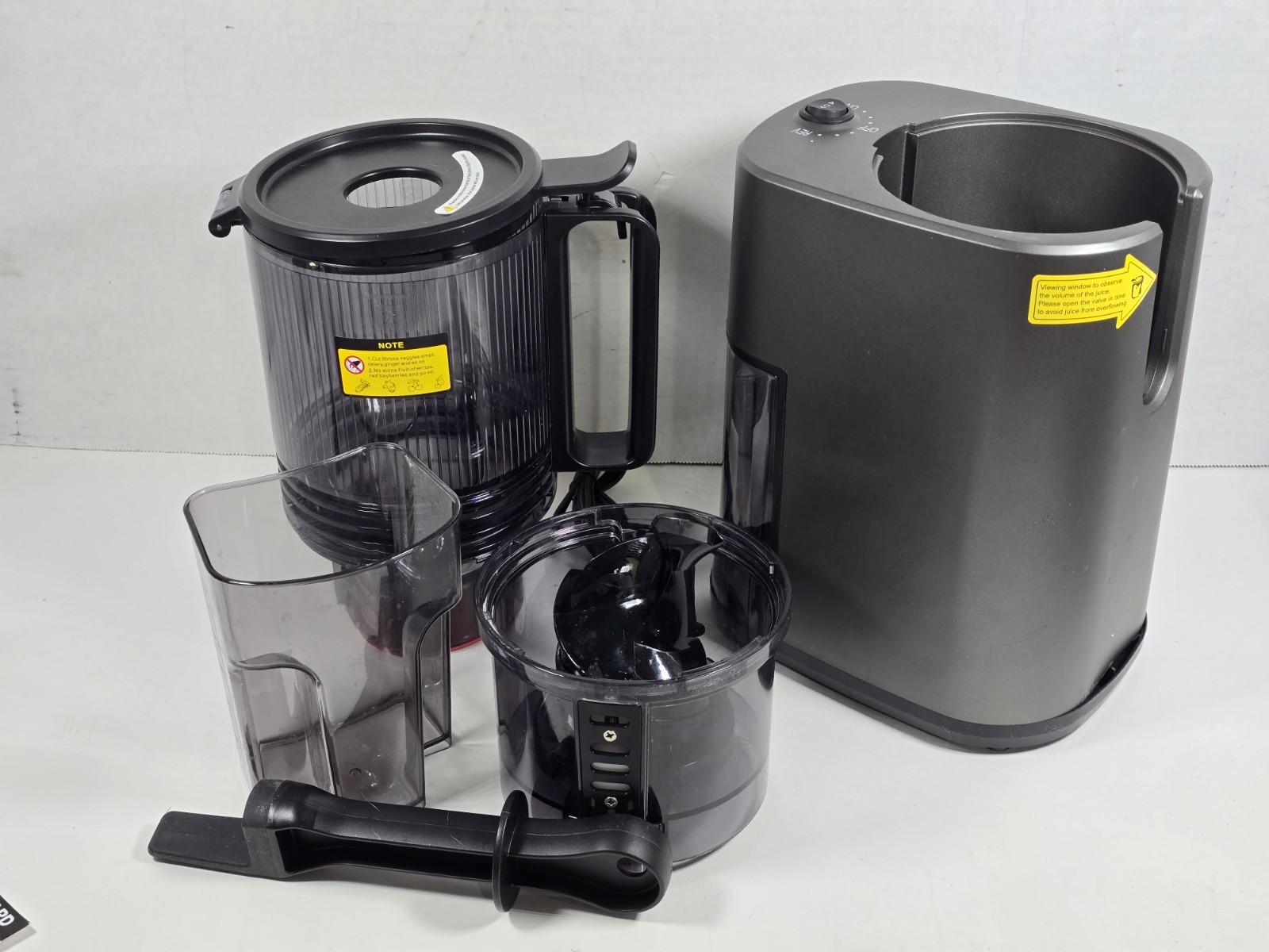 YOYDS Cold Press Masticating Juicer JE120-83M00 Wide Feed Slow Juicer Black