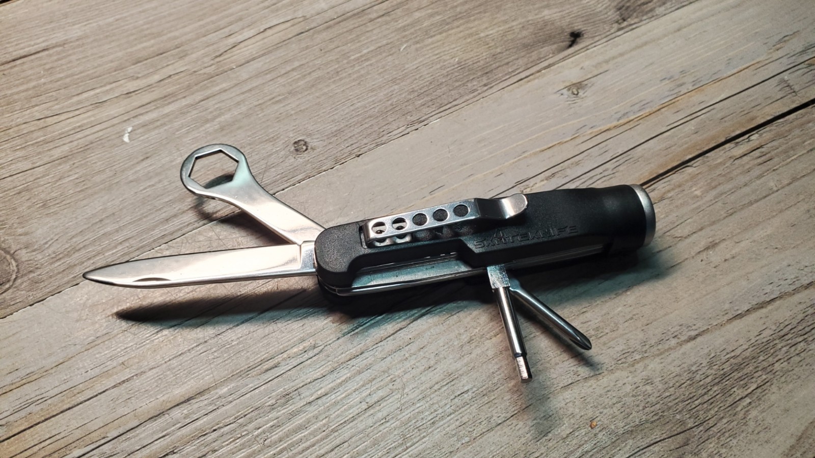SkateKnife Skateboarding Skating Multitool Pocket Knife