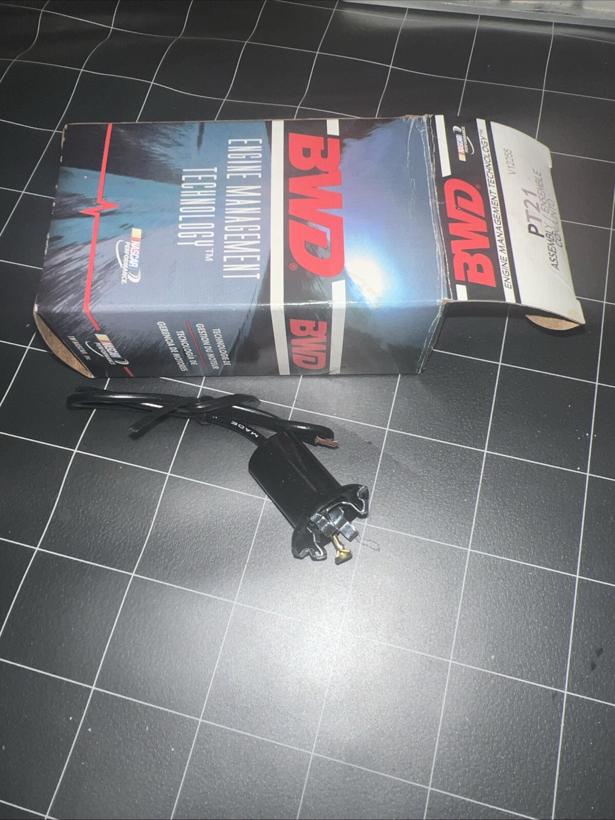 BWD PT21 Universal Bulb Socket , Equivalent To standard IGN . PS56 , Free Shipp!