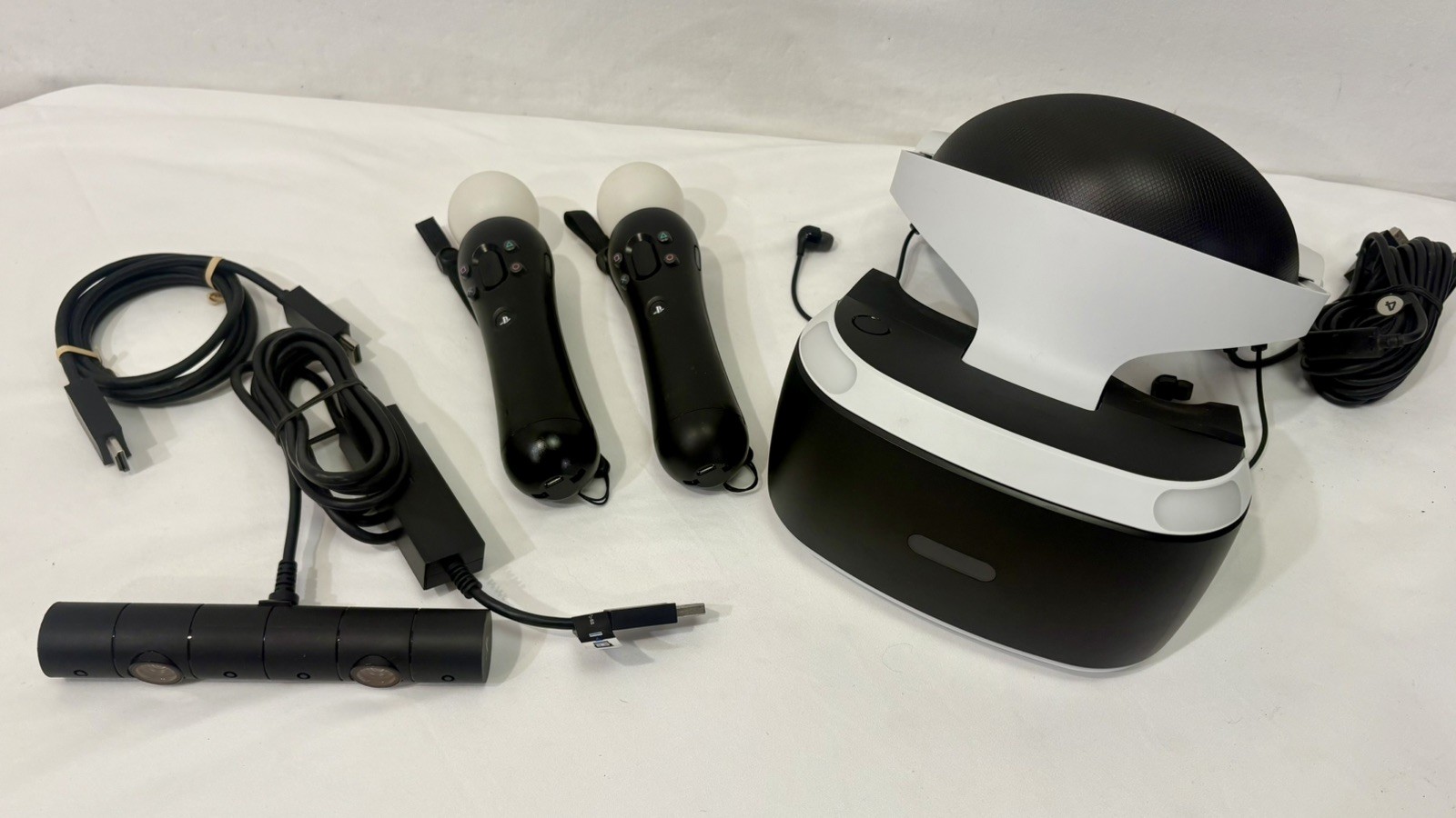 Sony PlayStation VR (PSVR) Starter Bundle - Headset, 2x Move Controllers, Camera