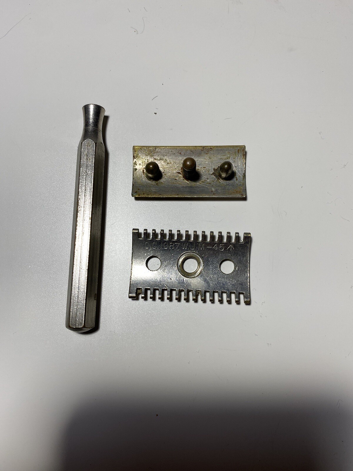 WW2 British military safety razor, Dated 1945, Original Item