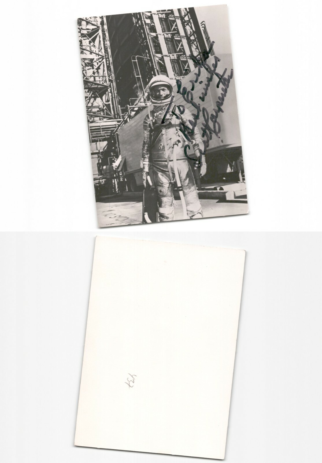 b7906437 Astronaut Carpenter Photo Signed On May 24, 1962, He took off with the M