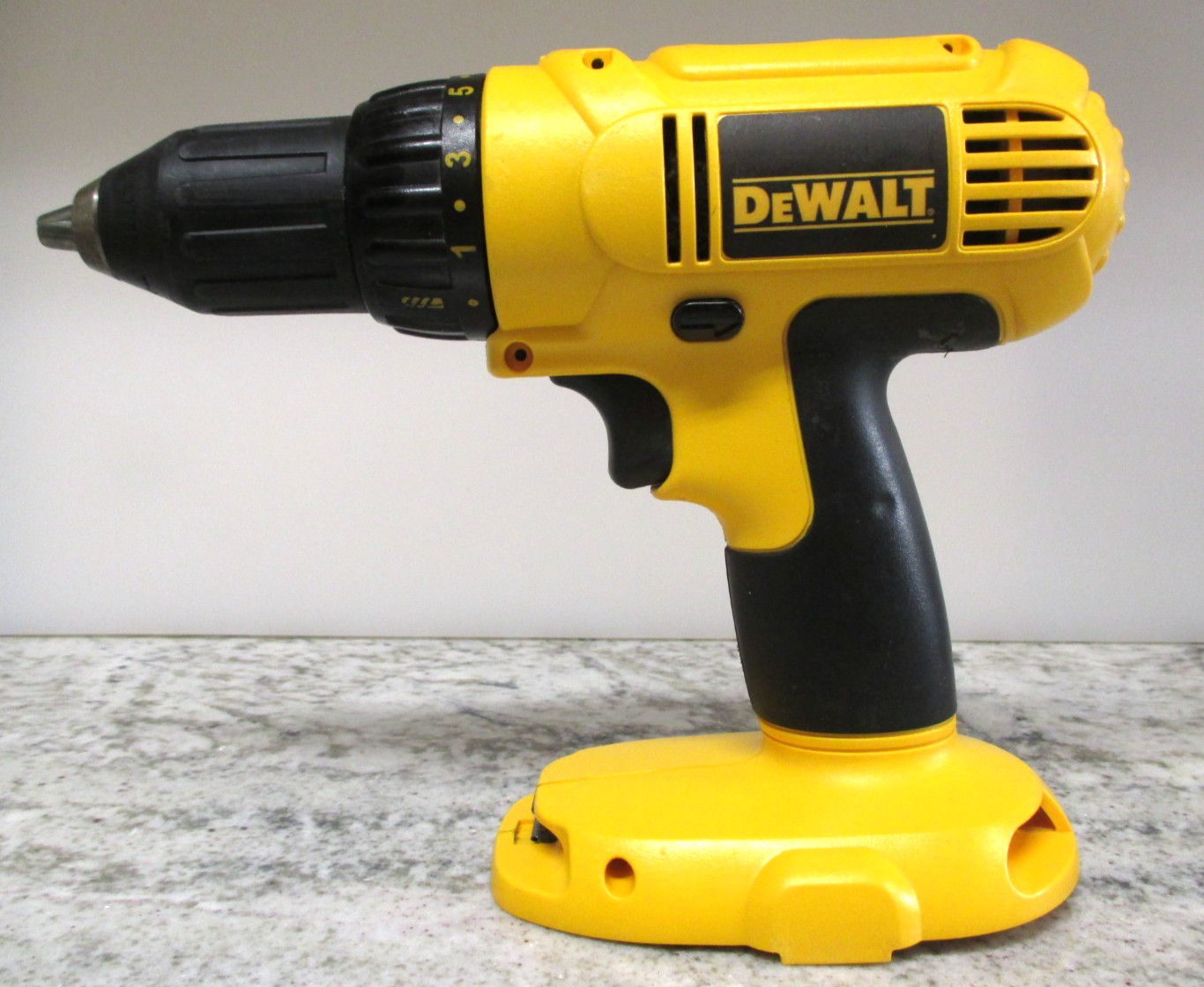 Dewalt 18V Volt DC759 (DC970) 1/2" Cordless DRILL DRIVER *Bare Tool* SUPERB COND