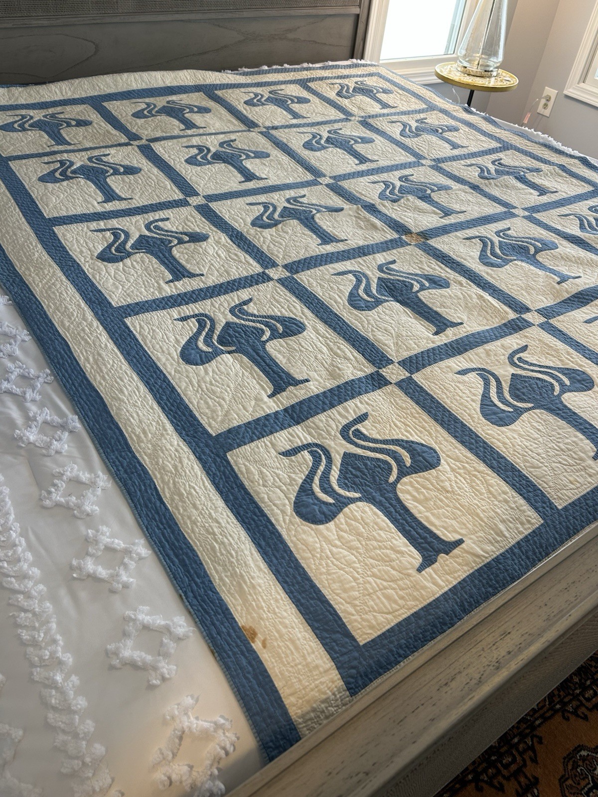 Cotton quilt with blue Hawaiian Breadfruit (Ulu) pattern