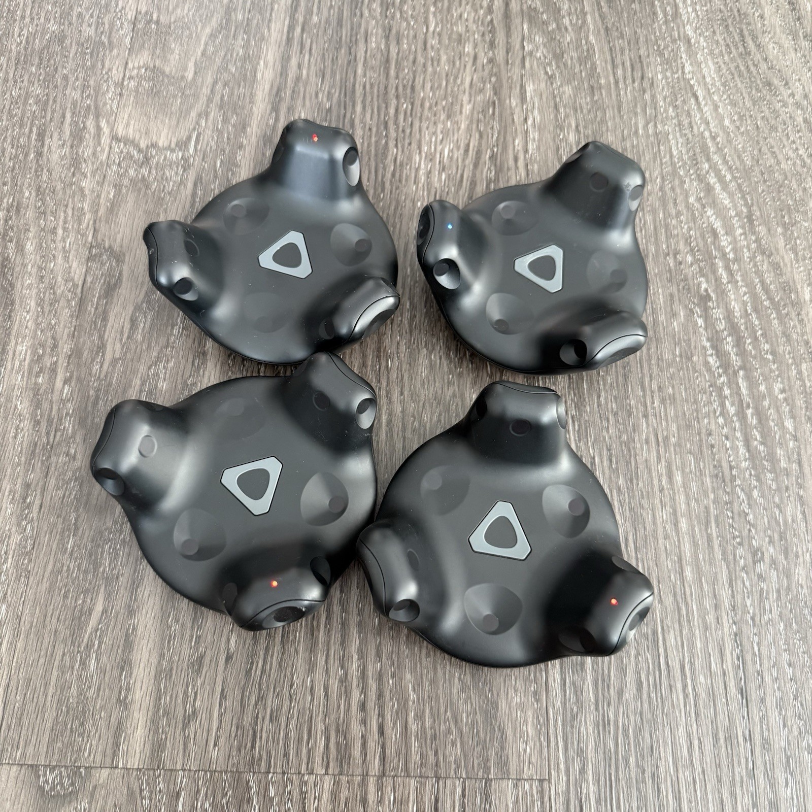 4 HTC Vive Tracker 1.0 Lot