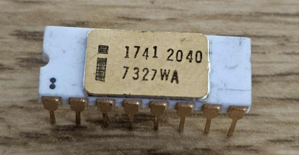 Vintage Rare Burroughs Intel 1741 2040 C3107 Vintage RAM Gold Ceramic White Gold