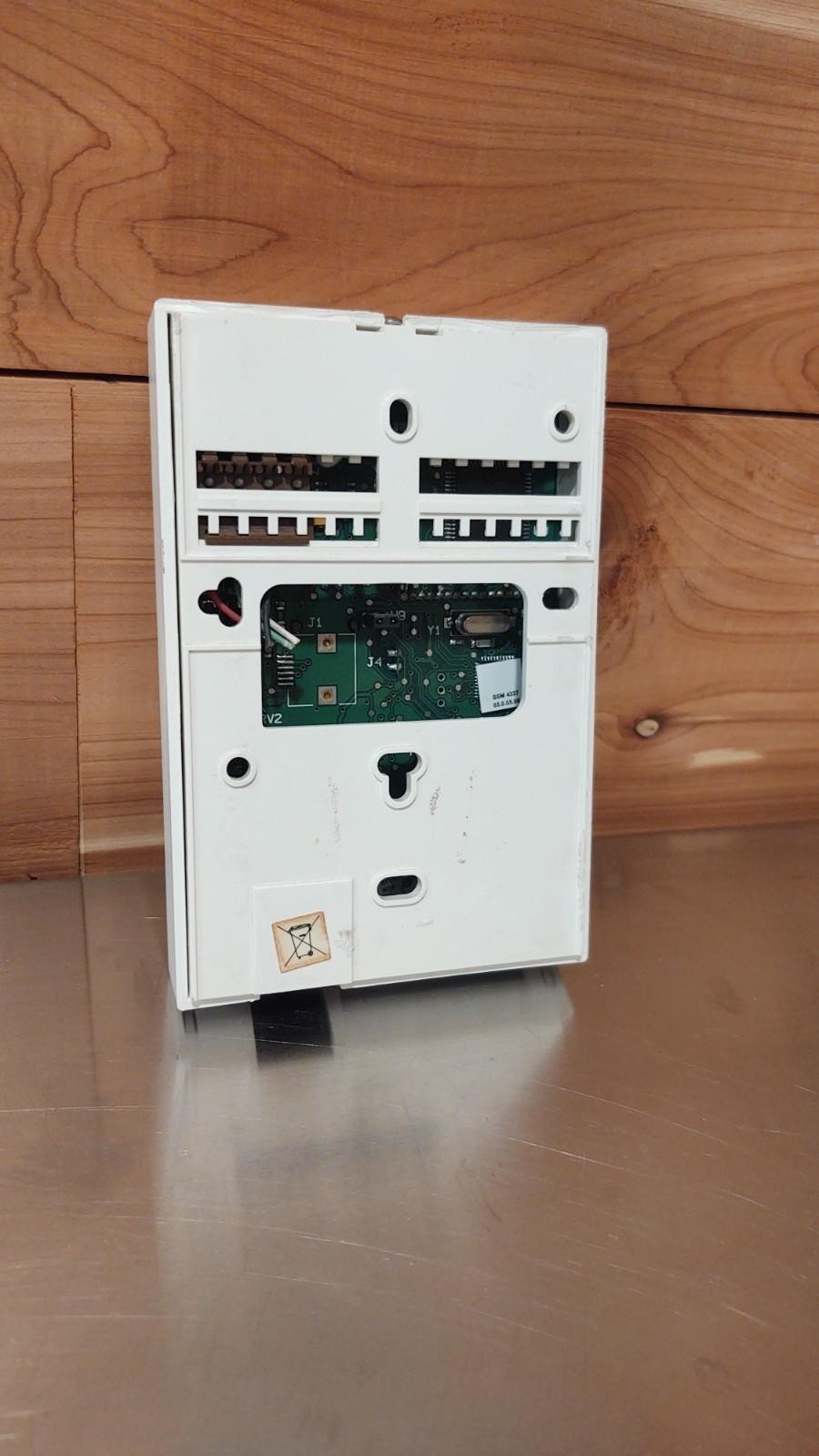 JOHNSON CONTROLS NS-BTB7003-0
