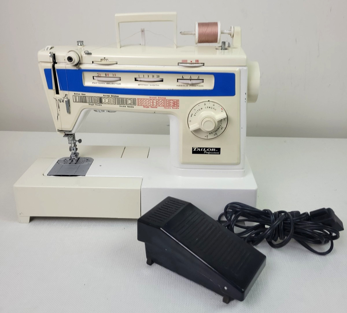 Tailor Professional Heavy Duty Sewing Machine 935FA 834 with Foot Pedal Tested