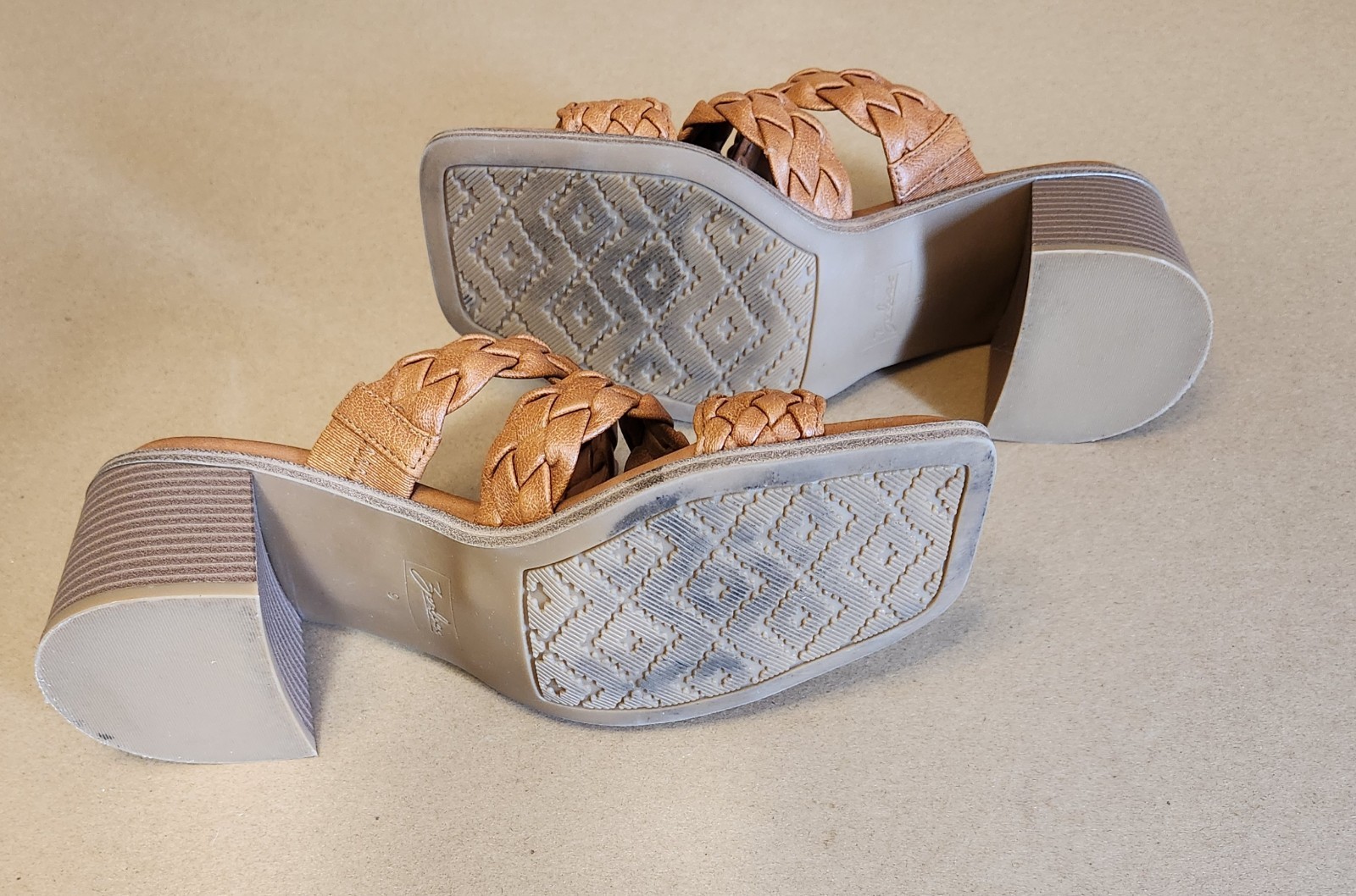 Zodiac Women's Lilah Caramel Sandals 9M