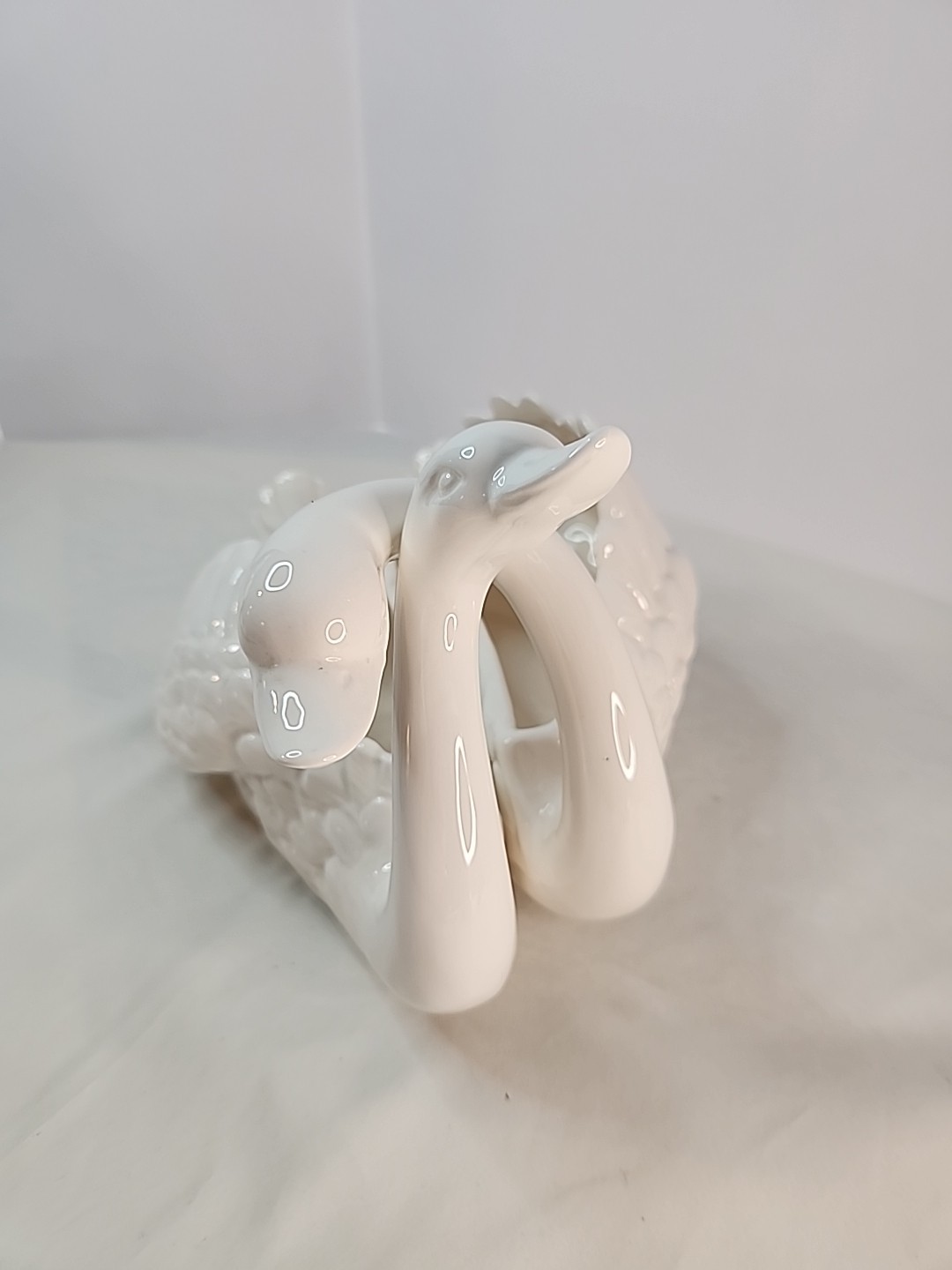 Dept 56 Ceramic Hugging Swan Planters Intertwined Necks White Japan PLEASE READ