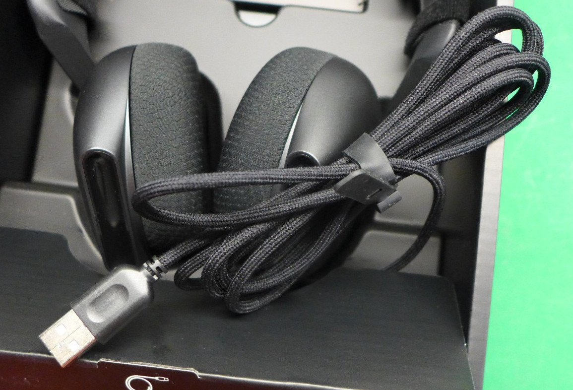 GENUINE Alienware Wired Gaming Headset Dell AW520H 6305K