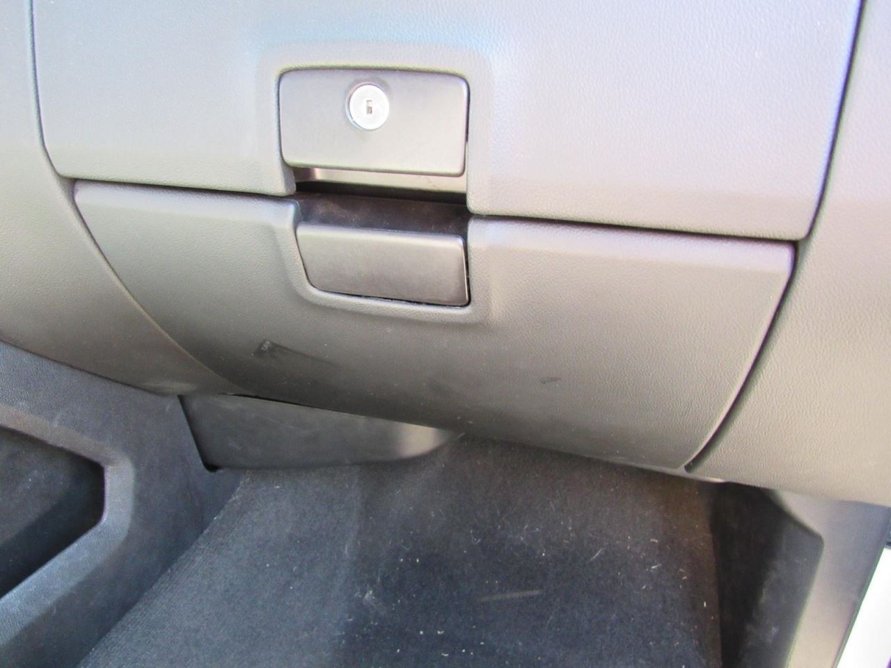 SILVERADO 1500 2018 Glove Box 1032051