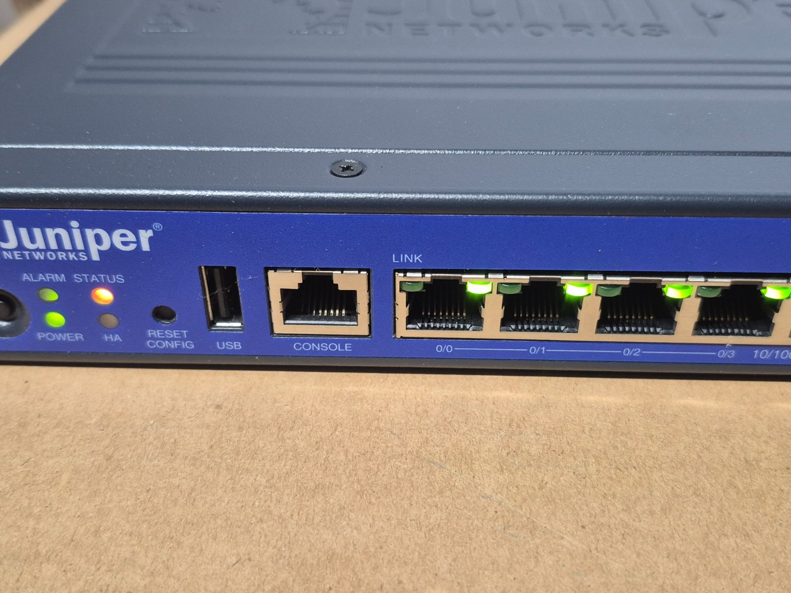 Juniper Networks SRX-100 Services Gateway Firewall SRX100H2 8-Port Open Box