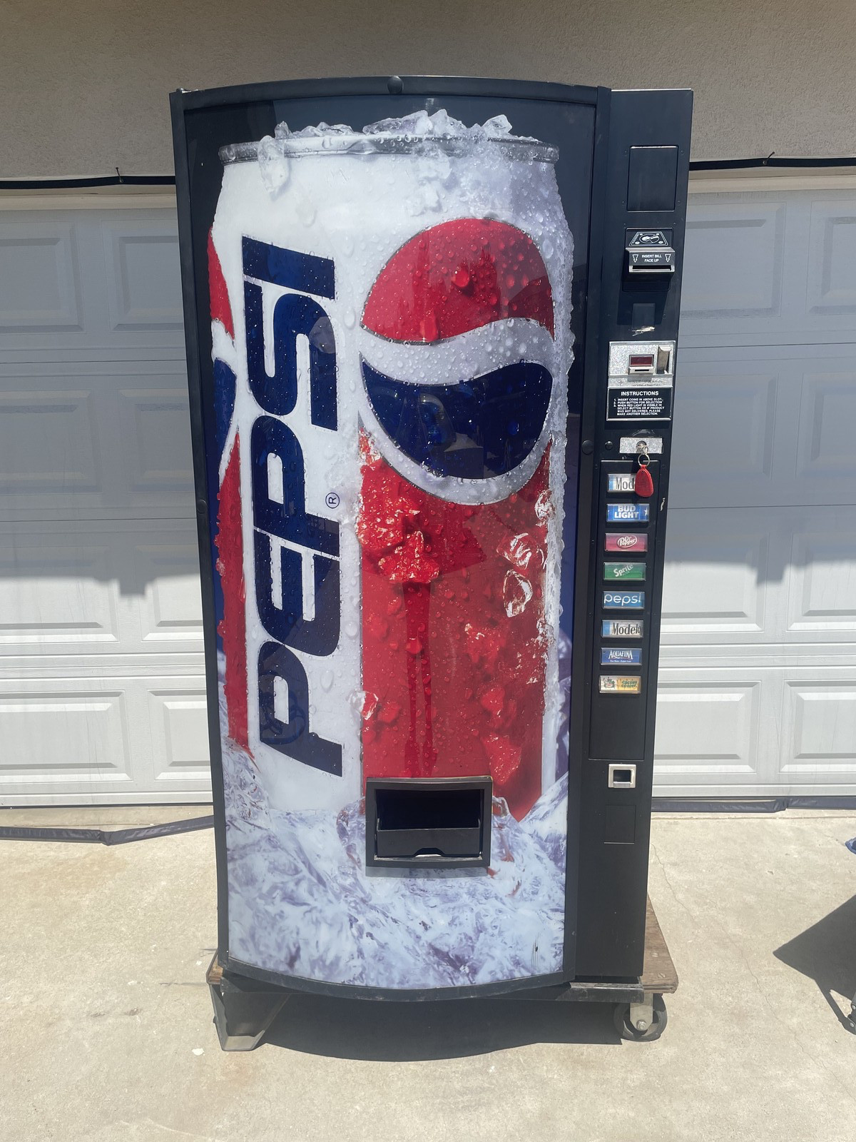 Vintage Pepsi Soda Beverage Vending Machine, Dixie Narco brand