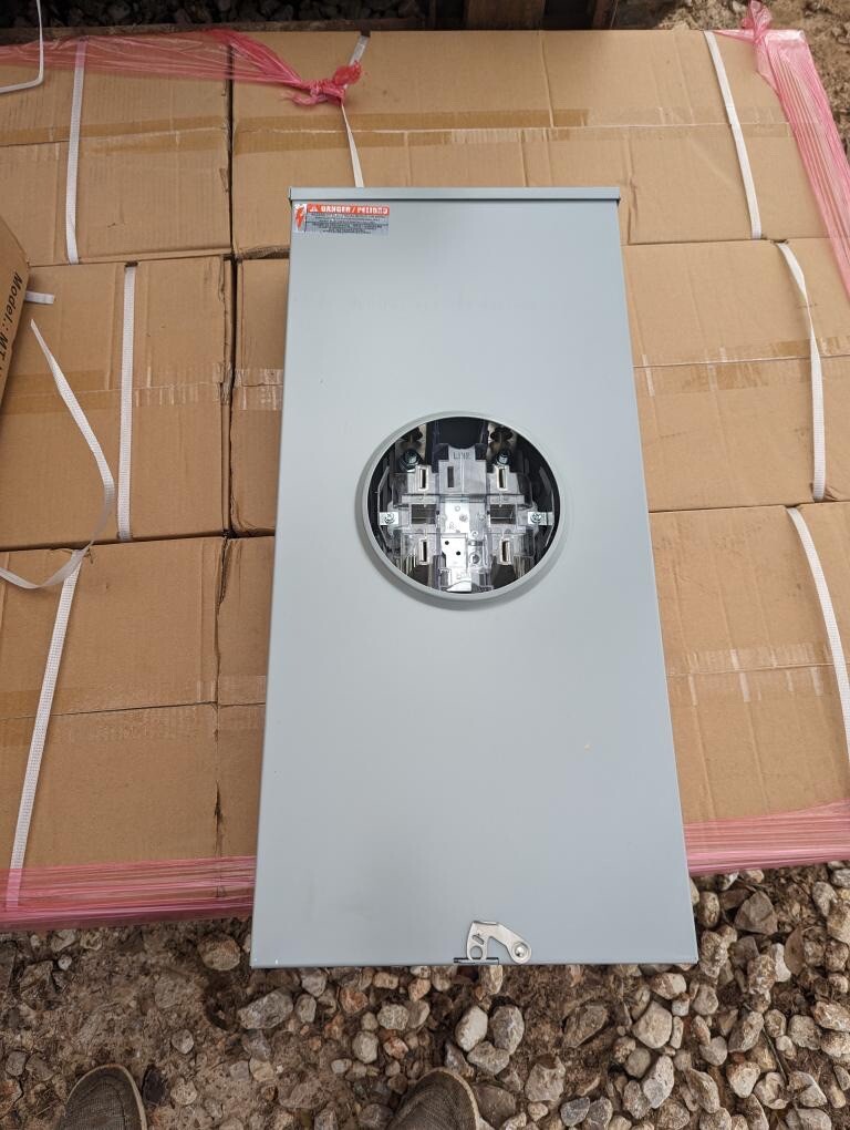 320/400 Amp Meter Base/Socket, Single Phase, Ringless With Lugs & Hub, OH/UG