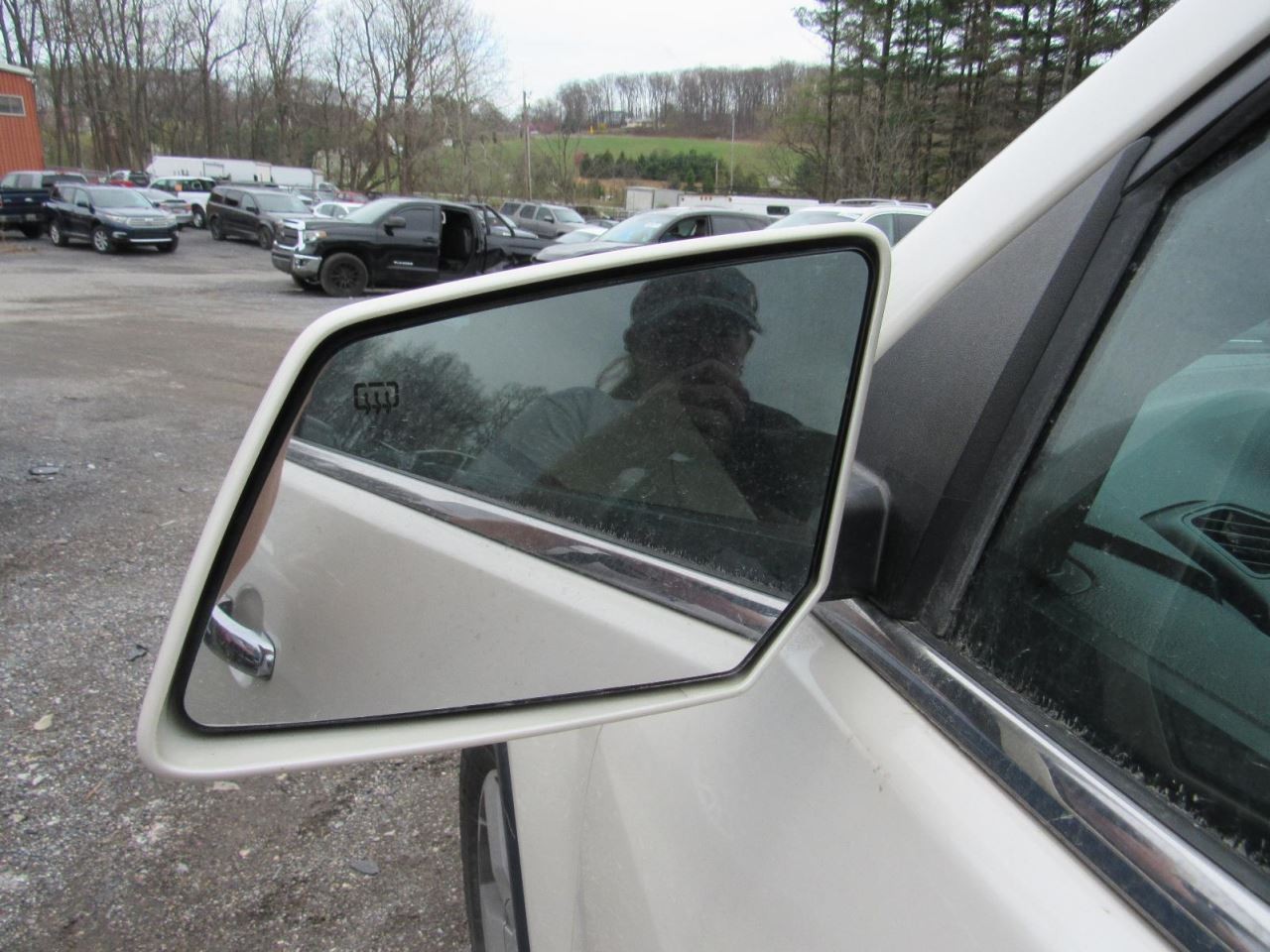 ACADIA 2011 Glove Box 1039416