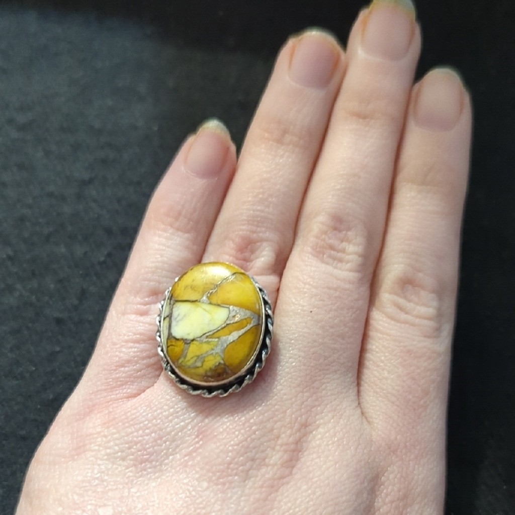 Silver Plated Yellow Honey Dahlia Kingman Turquoise Gemstone Oval Statement Ring