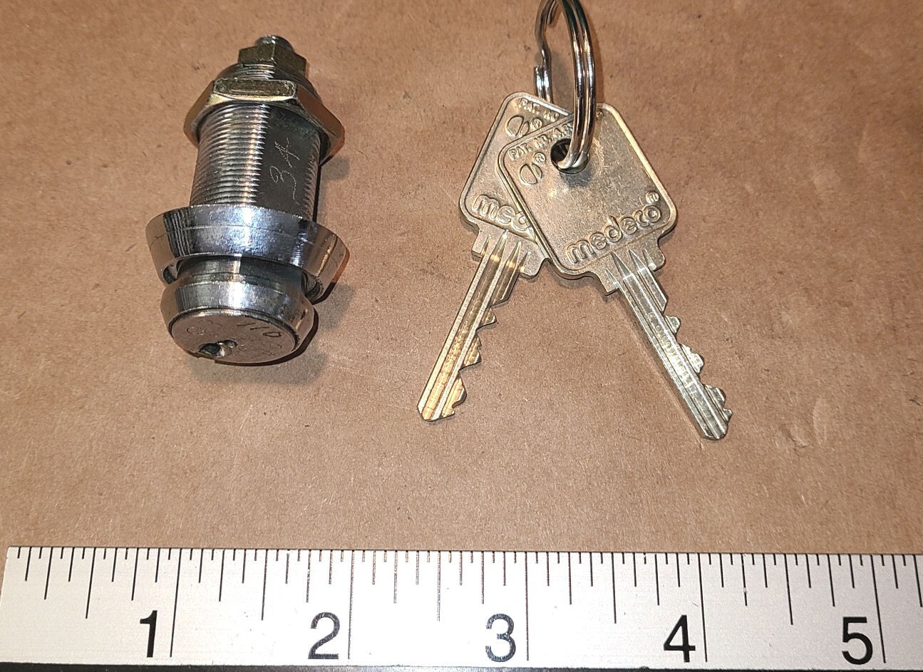 Medeco 1-1/2" long cam lock with 2 working keys - Tested good