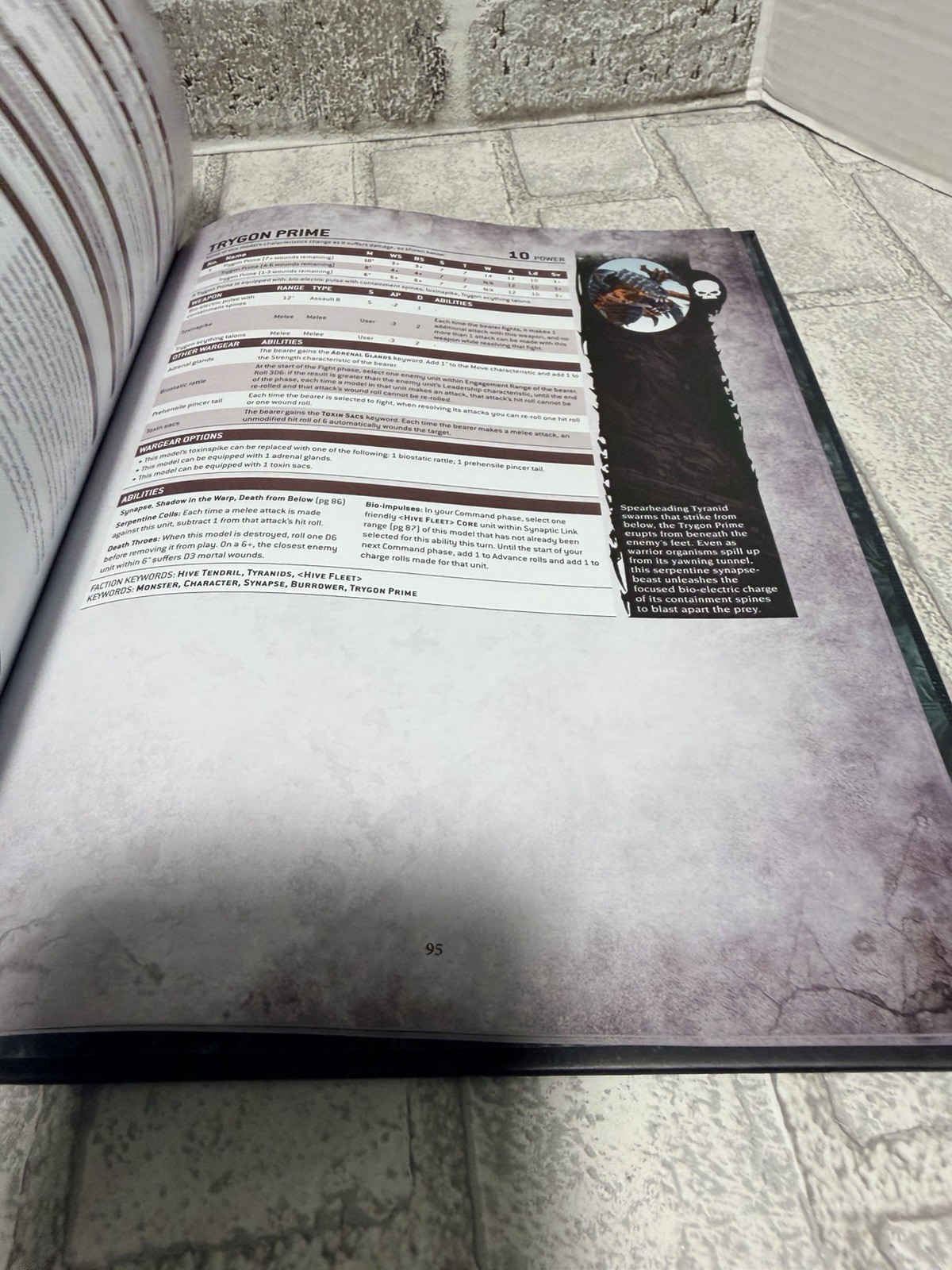Games Workshop Warhammer 40K Codex: Tyranids Army Book 2022 Edition Rare Oop
