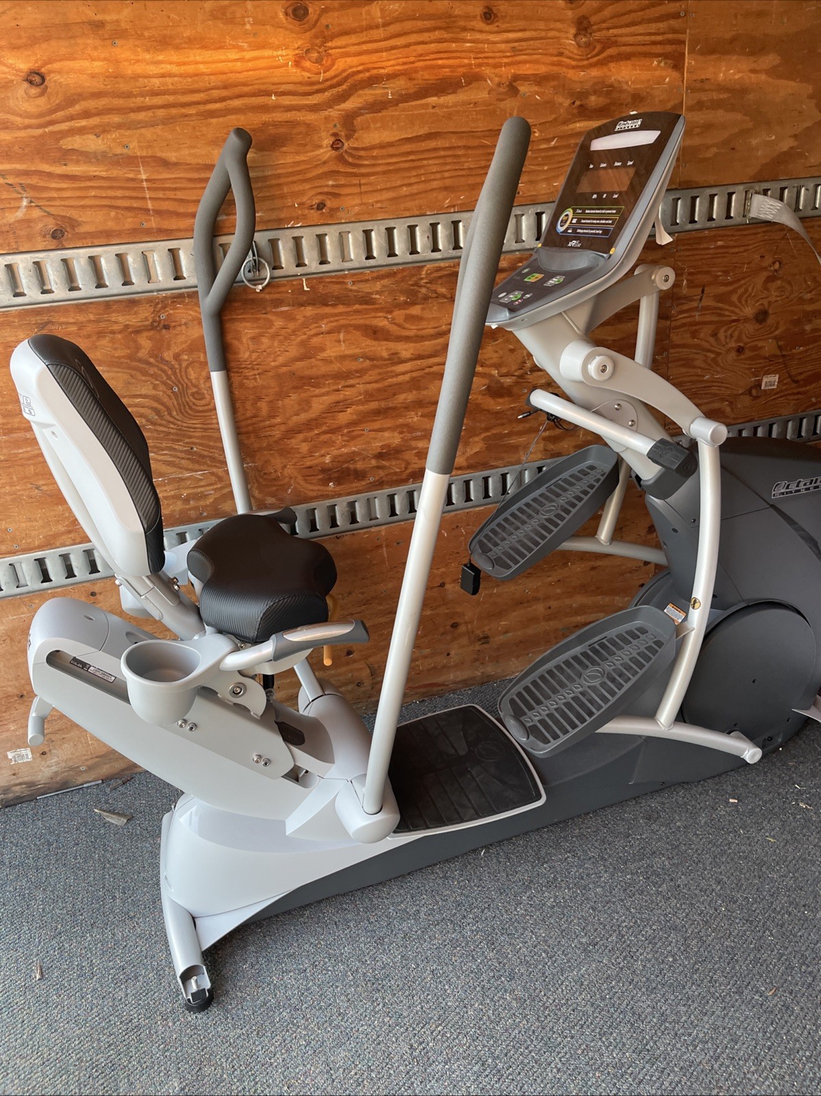 Octane Fitness xR6xi recumbent seated elliptical