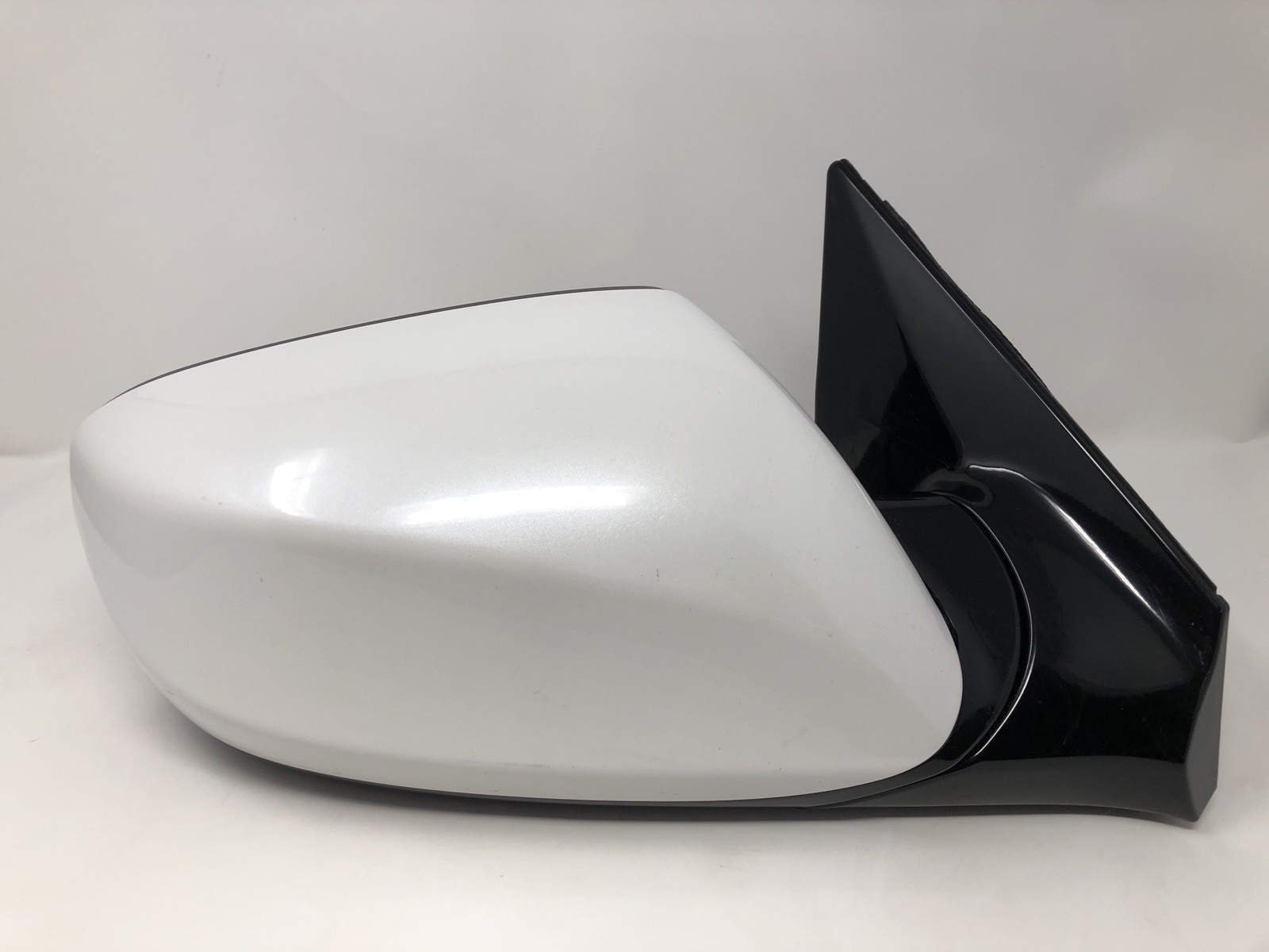 2017-2018 Hyundai Santa Fe Right Passenger Side View Mirror Non Heated White OEM