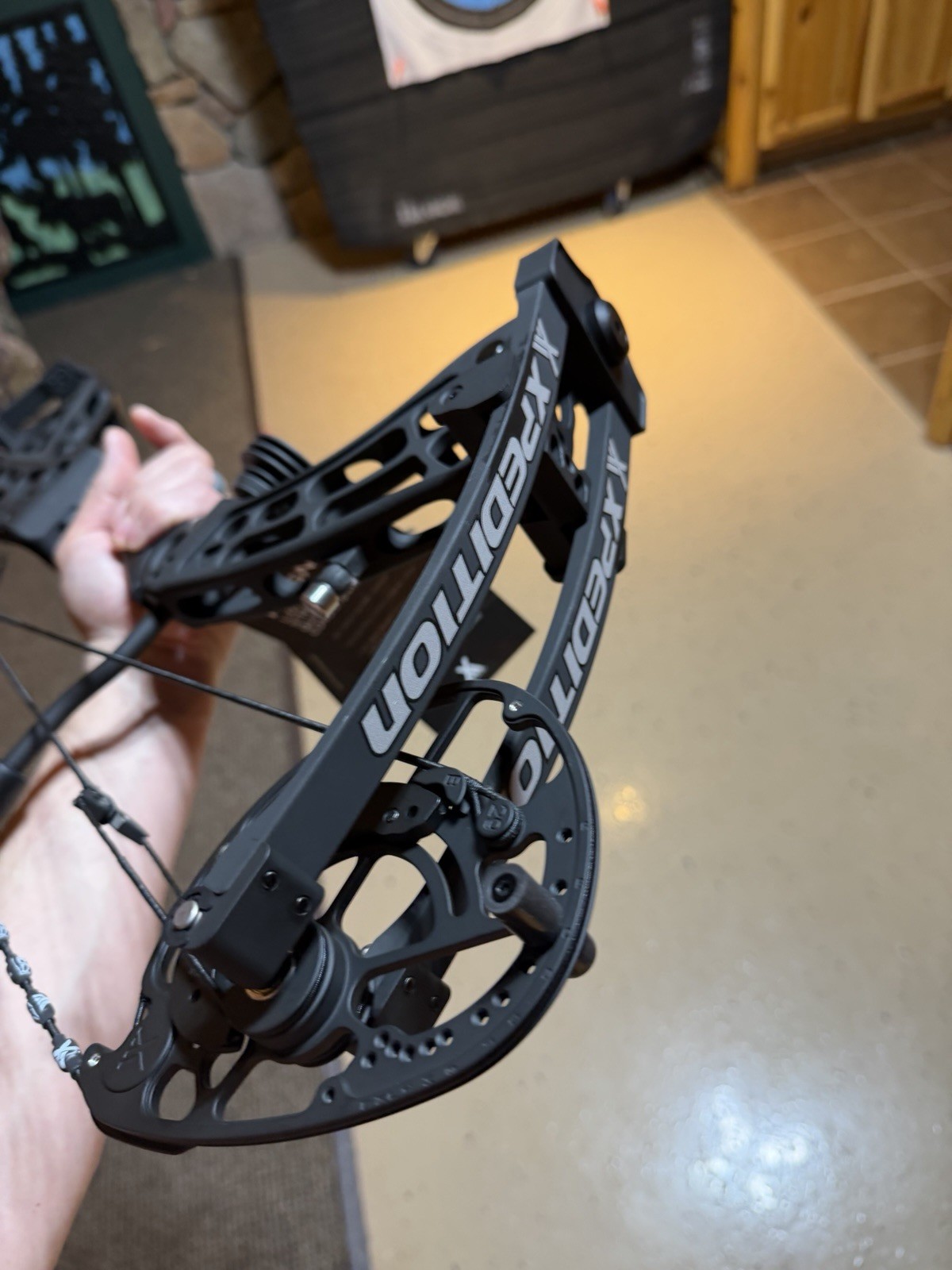 Xpedition Archery XLITE 29. 29/60 RH Compound Bow