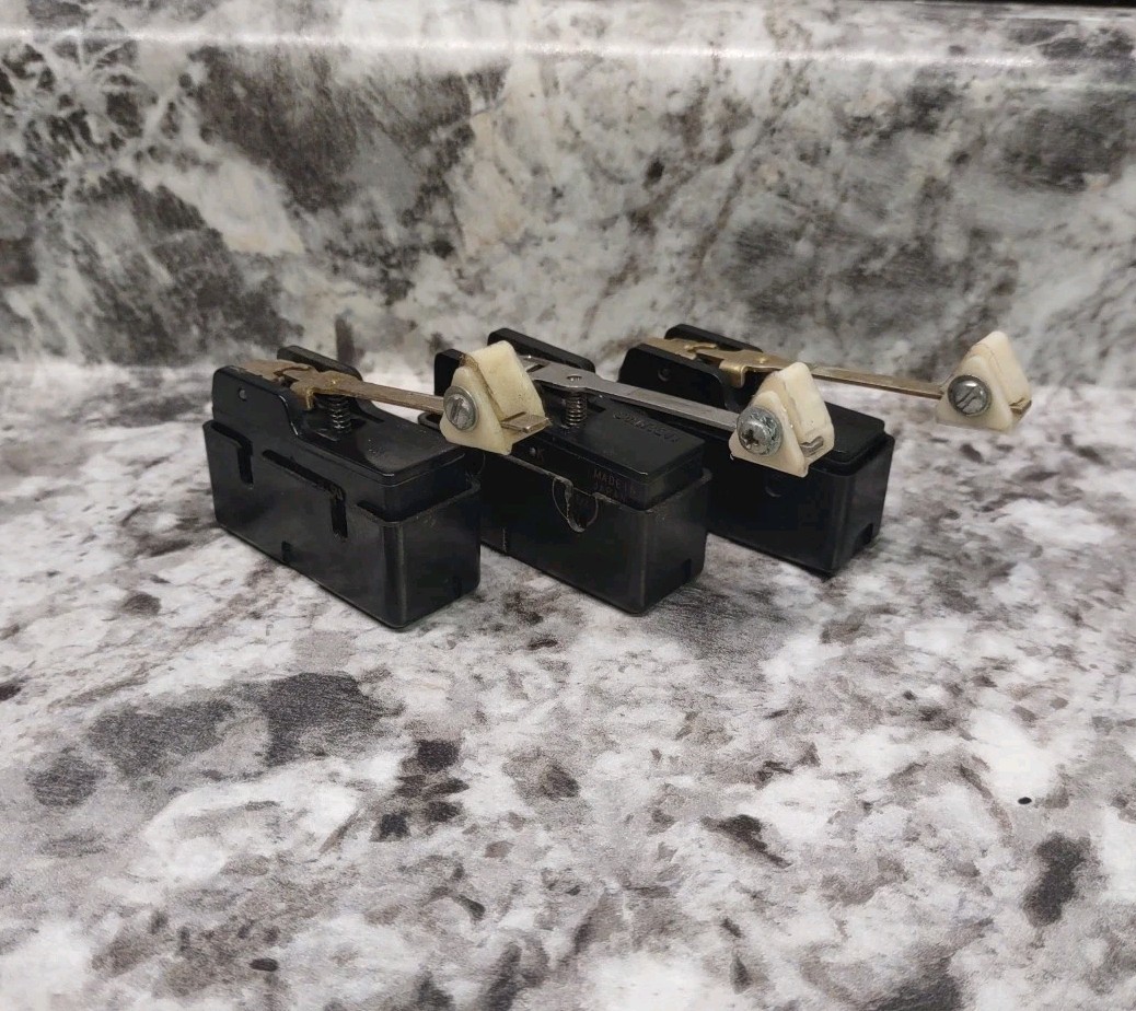 Micro Switch BZ-2RW-80-A2 Omron Z-15GW-B7-K  Lot Of 2 Pieces