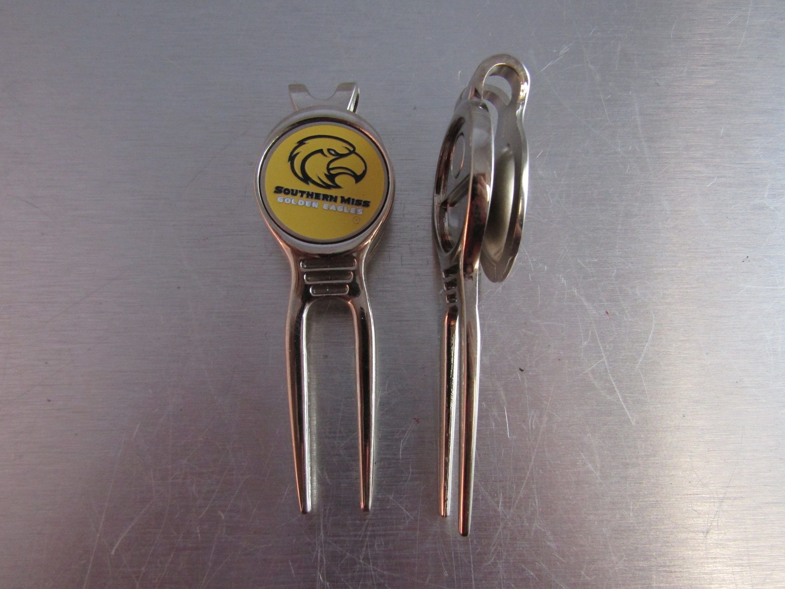 NCAA Golf Divot Repair Tool Beltclip Ballmarker Silver Southern Miss Eagles