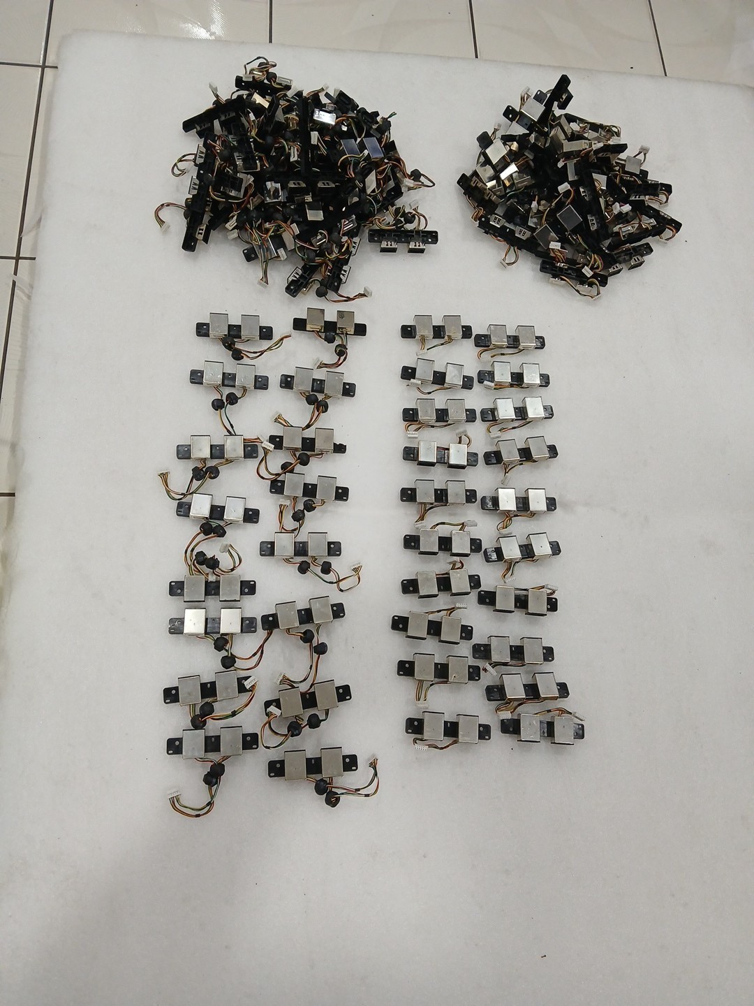 1 Lot of  100 PORT CONNECTOR (1.0),(1.6) for Original XBOX Tested and Work