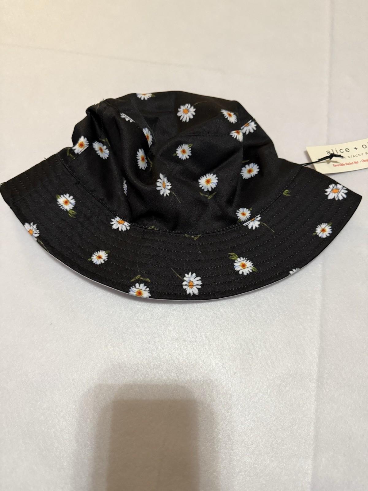 Alice + Olivia Daisy Floral Bucket Hat Black White Reversible OS Casual NWT