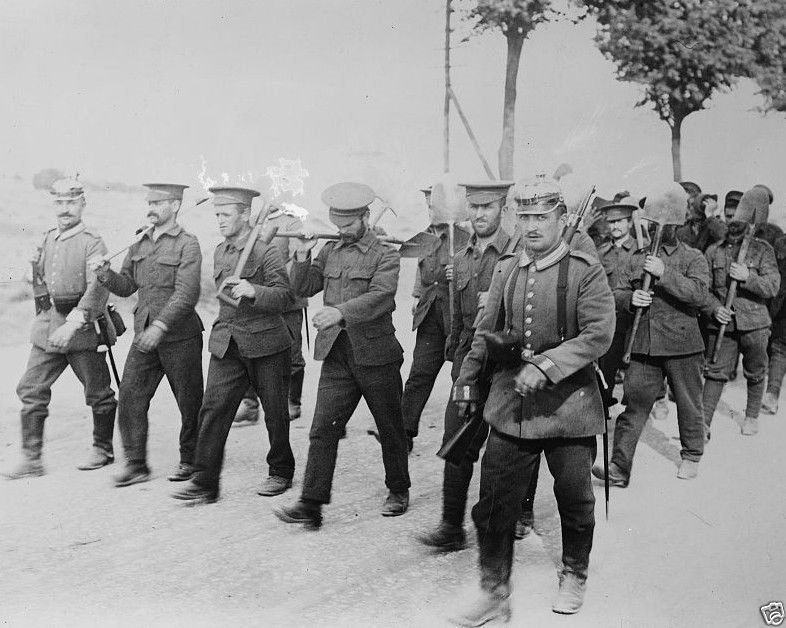 British Prisoners POWS returning to camp Doberitz WW1 8x10 World War I Photo