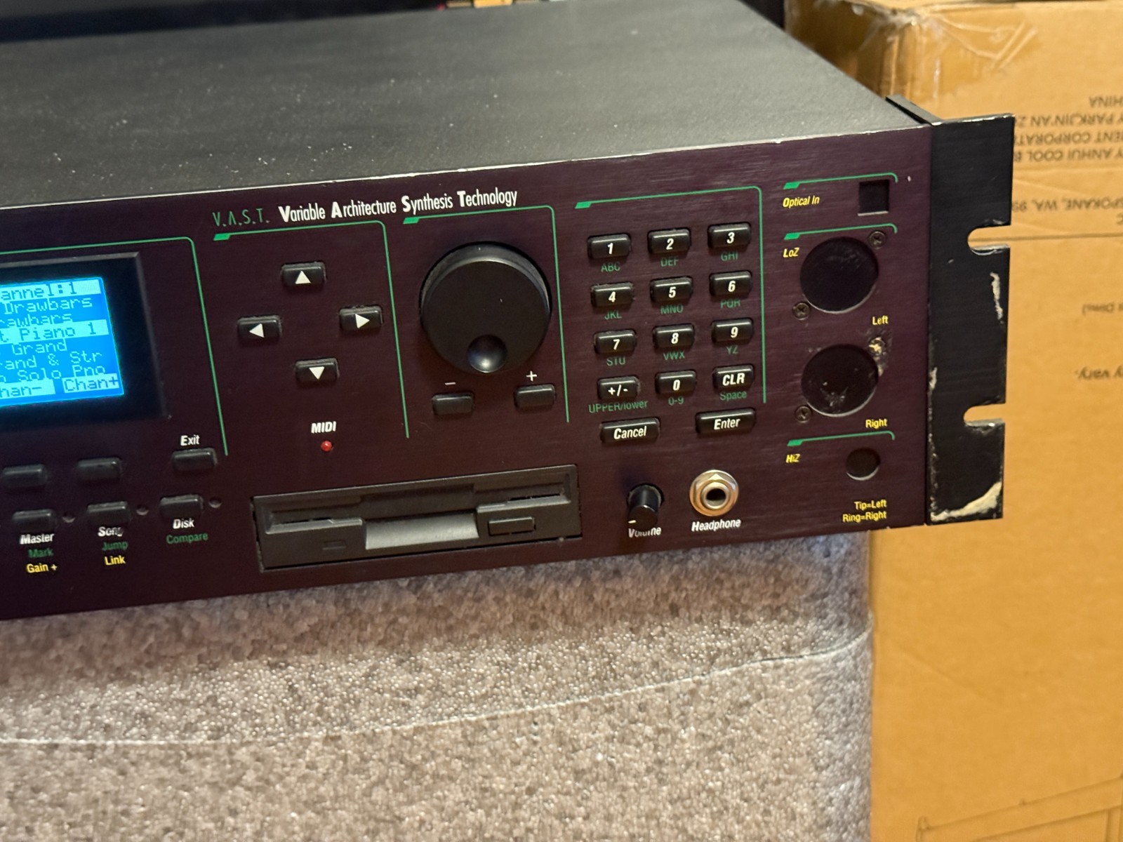 KURZWEIL K2500R Sampler V.A.S.T. Variable Architecture Synthesis